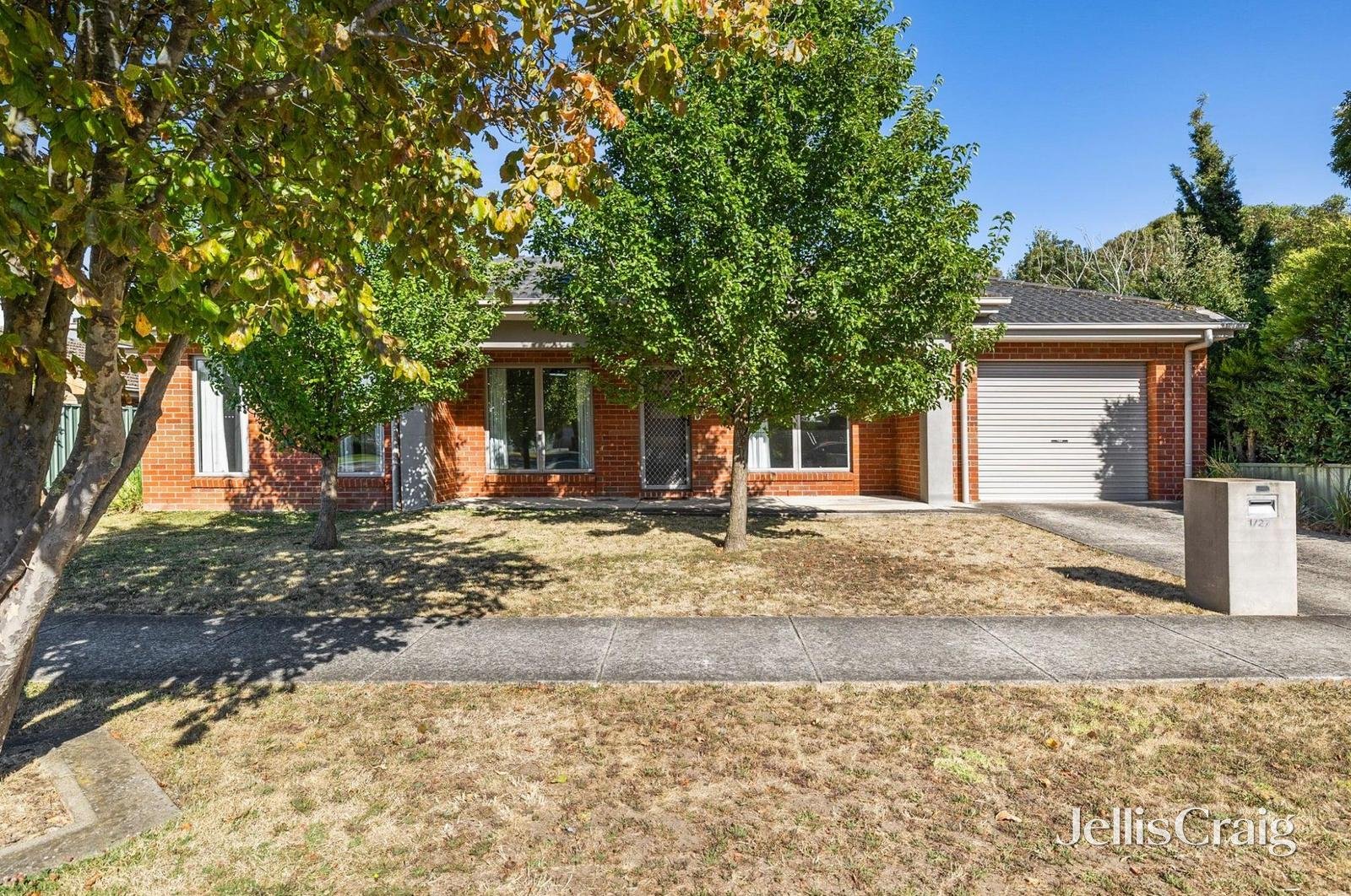 1/27 Park Street, Wendouree image 2