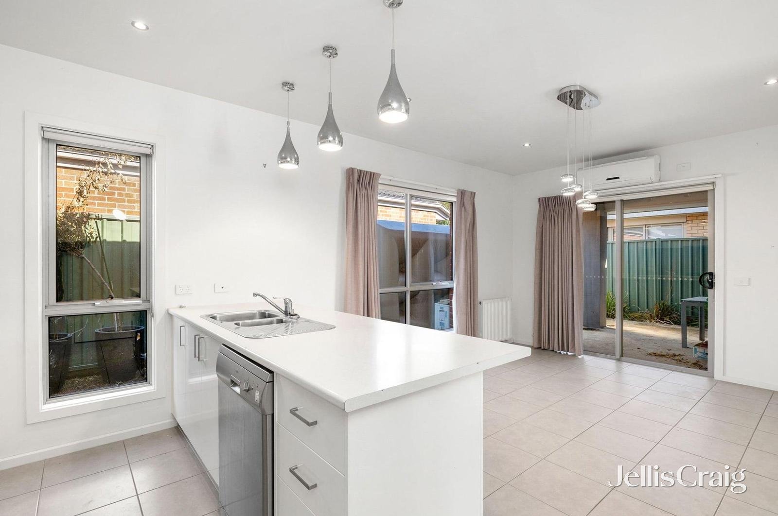 1/27 Park Street, Wendouree image 3