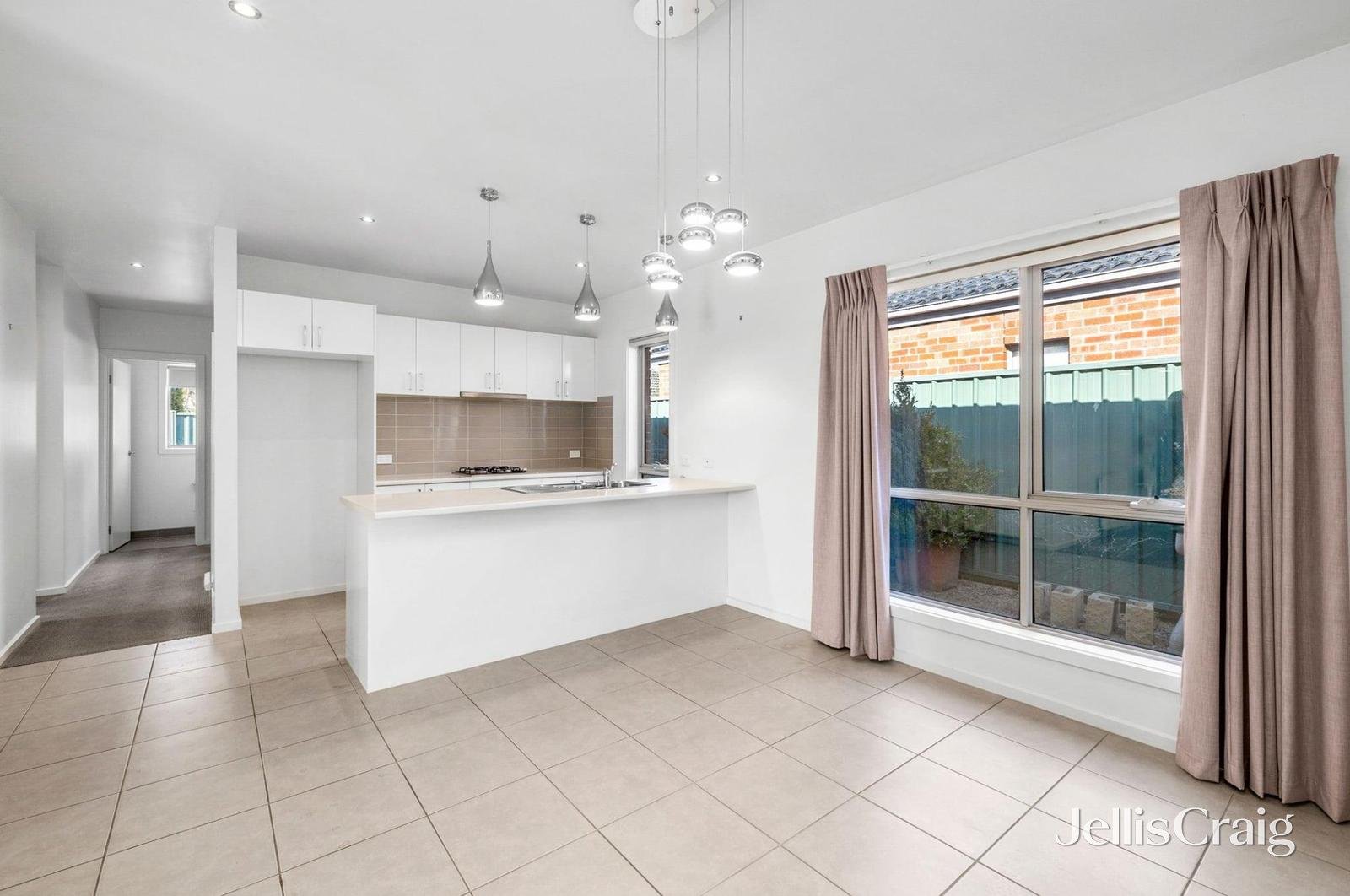 1/27 Park Street, Wendouree image 2