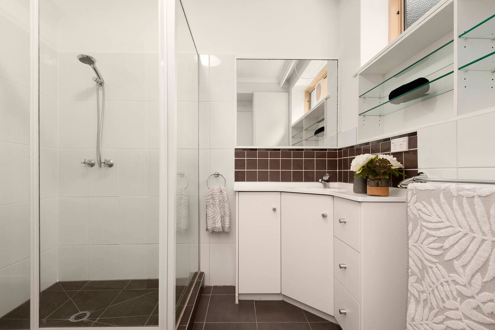 Property Gallery Thumbnail 6