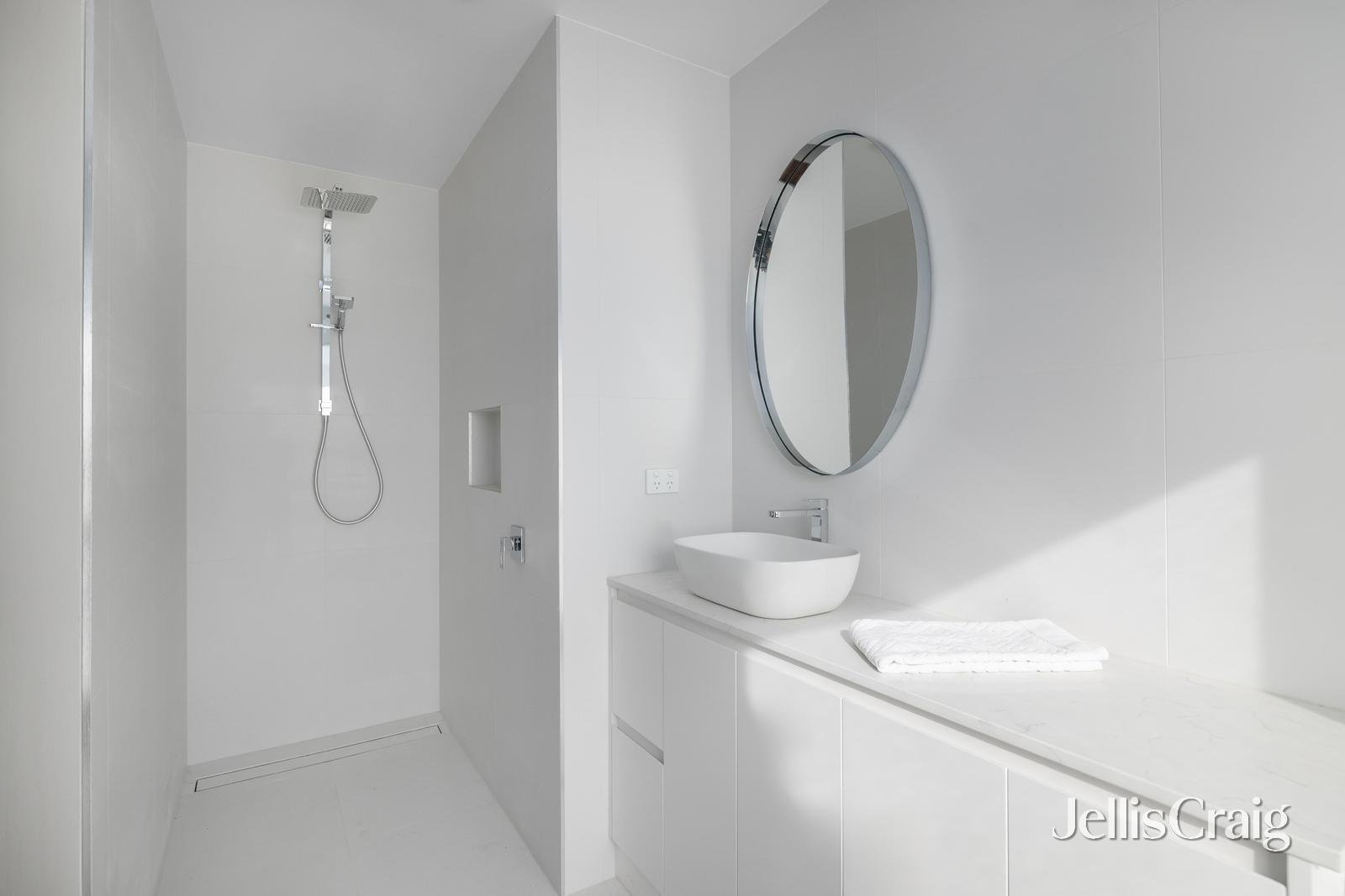 127 Peel Street, Kew image 10