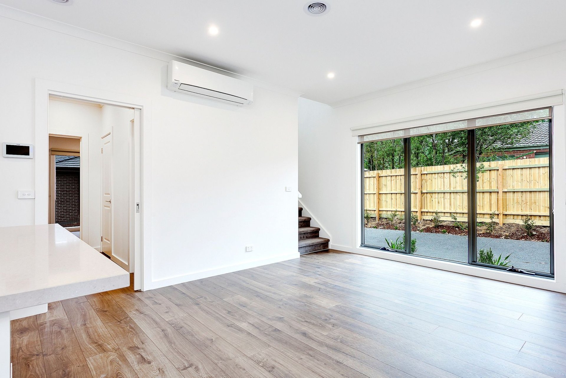 1/27 Silverley Road, Croydon image 2