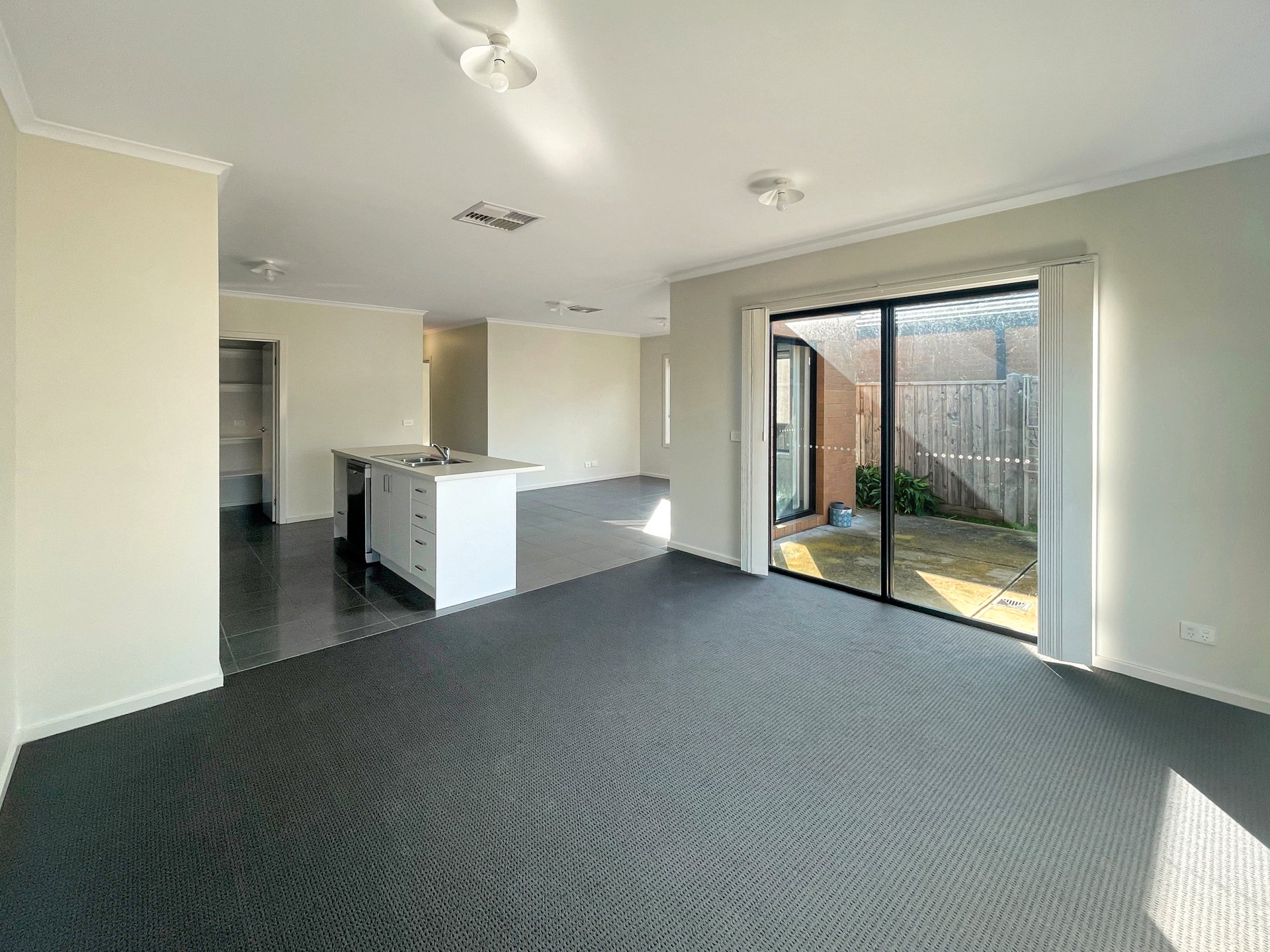 127 Wurrook Circuit, North&nbsp;Geelong image 6