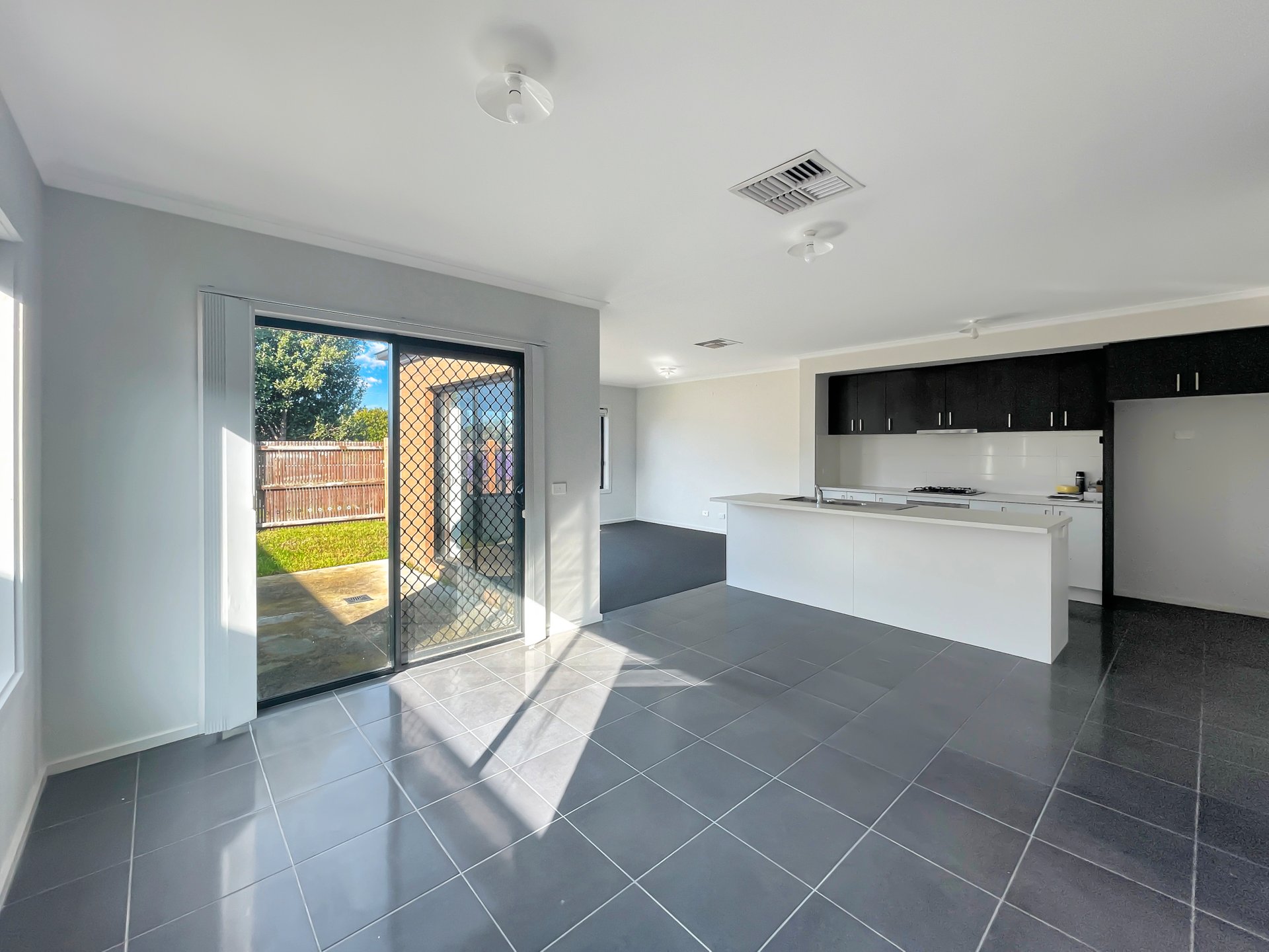 127 Wurrook Circuit, North&nbsp;Geelong image 7
