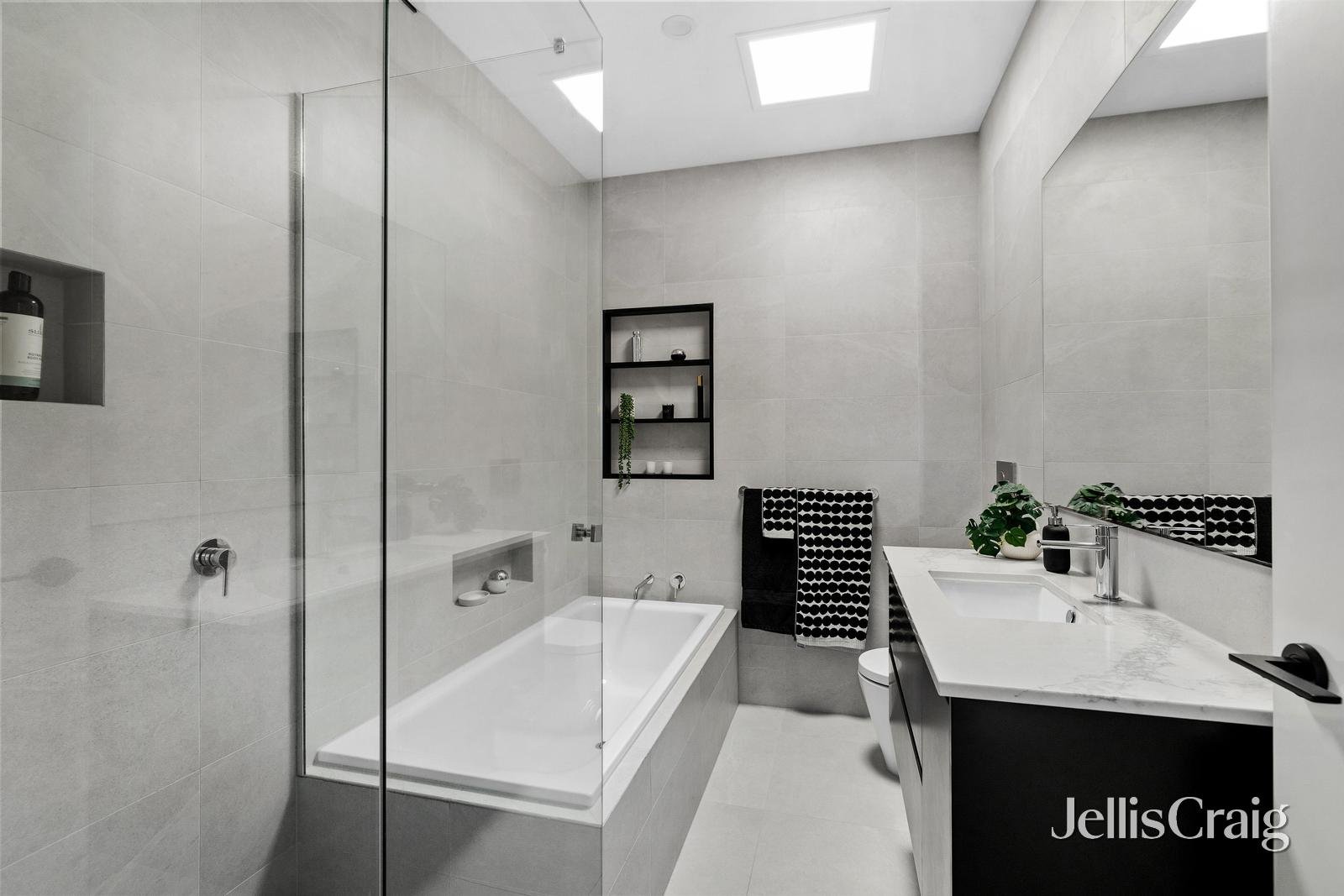 1/272 Nott Street, Port Melbourne image 8