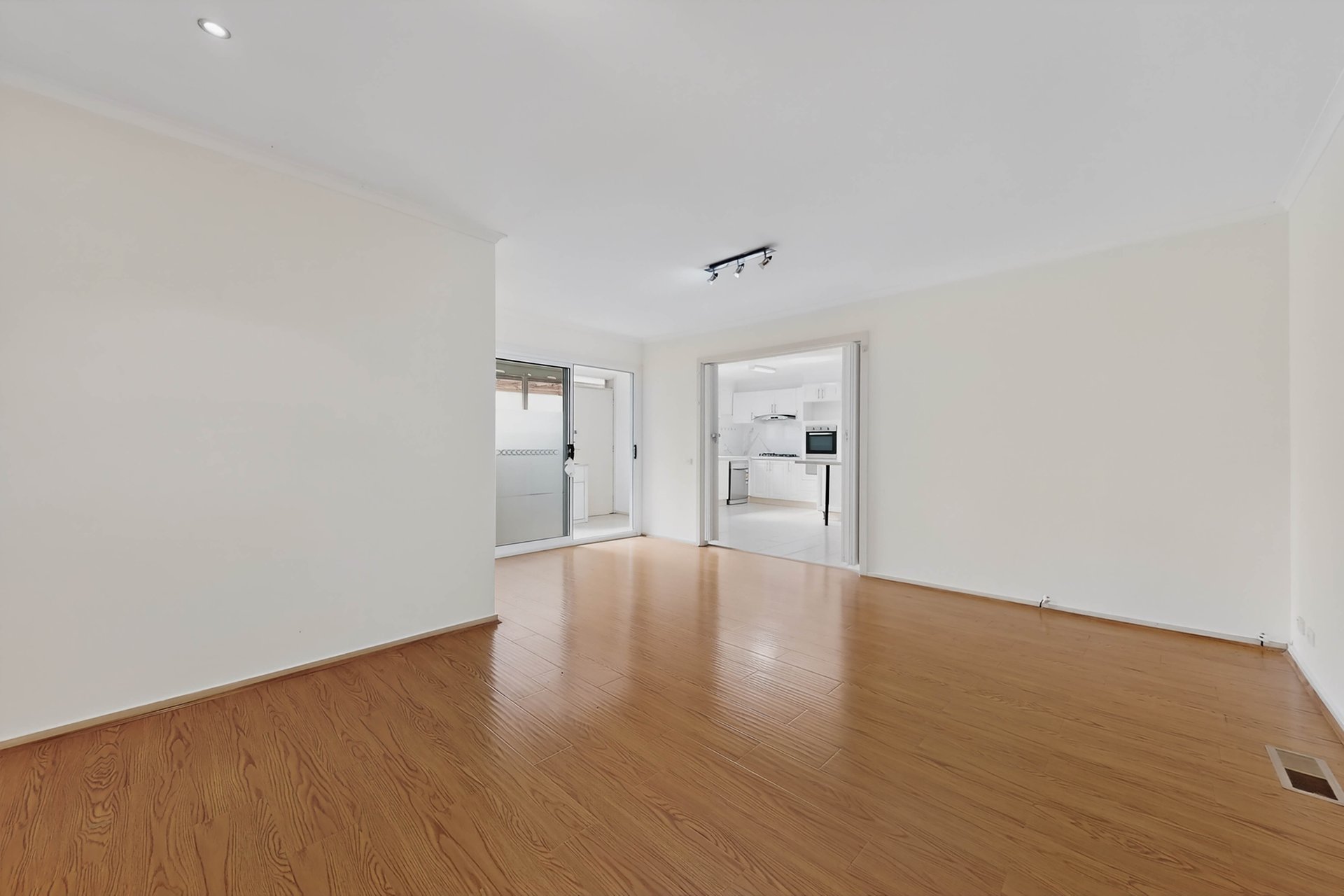 1/274 McKinnon Road, Mckinnon image 2