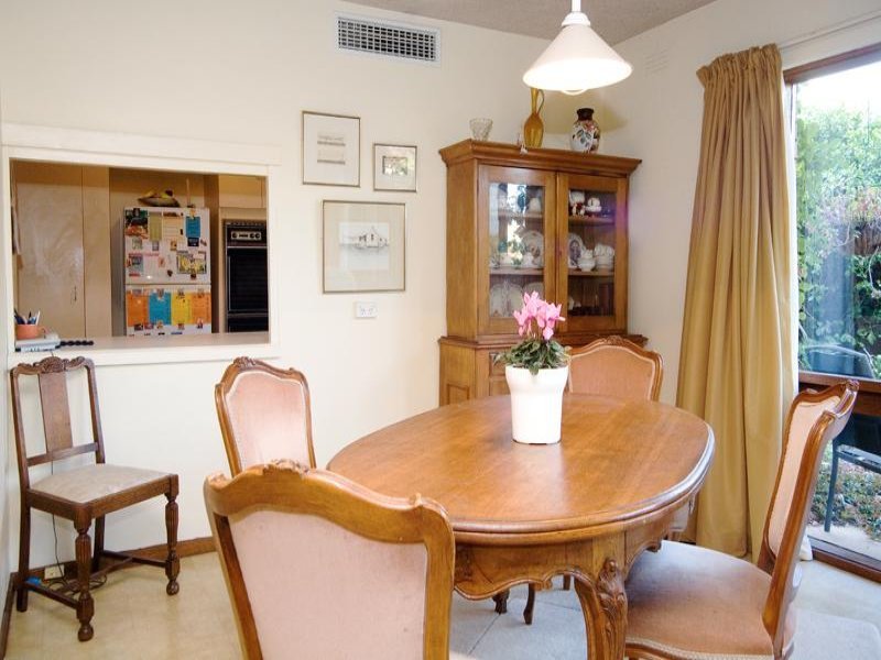 1/27a Walpole Street, Kew image 3
