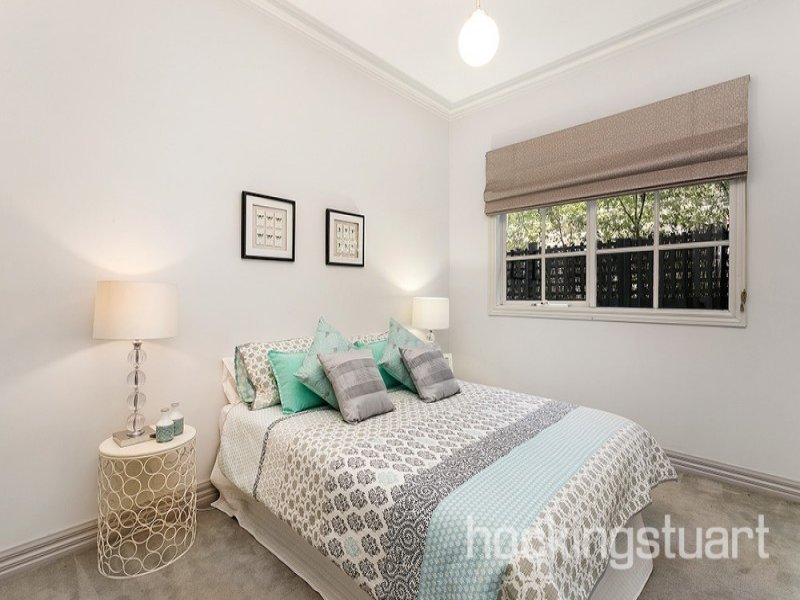127B Windsor Crescent, Mont Albert image 6