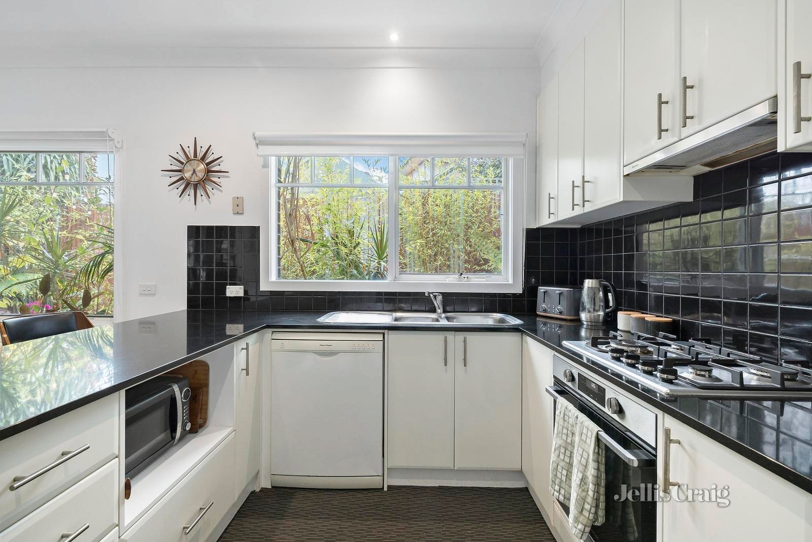 1/28-30 Winfield Road, Balwyn North image 4