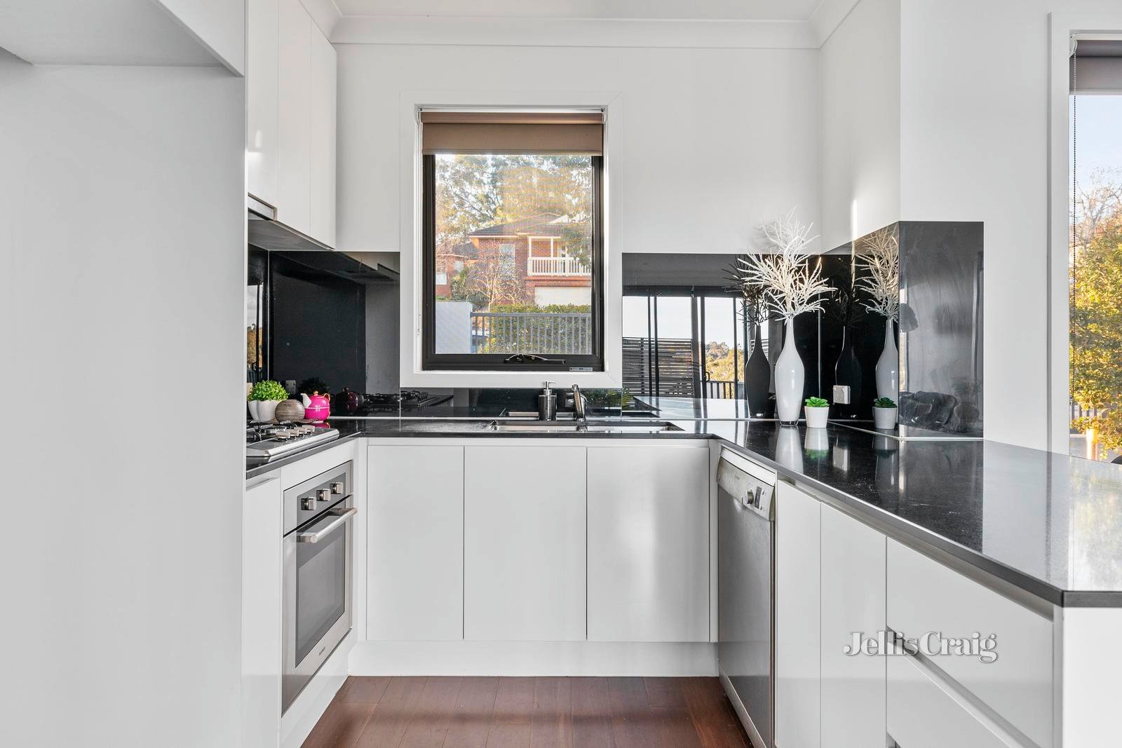 1/28-32 Livingstone Road, Eltham image 3