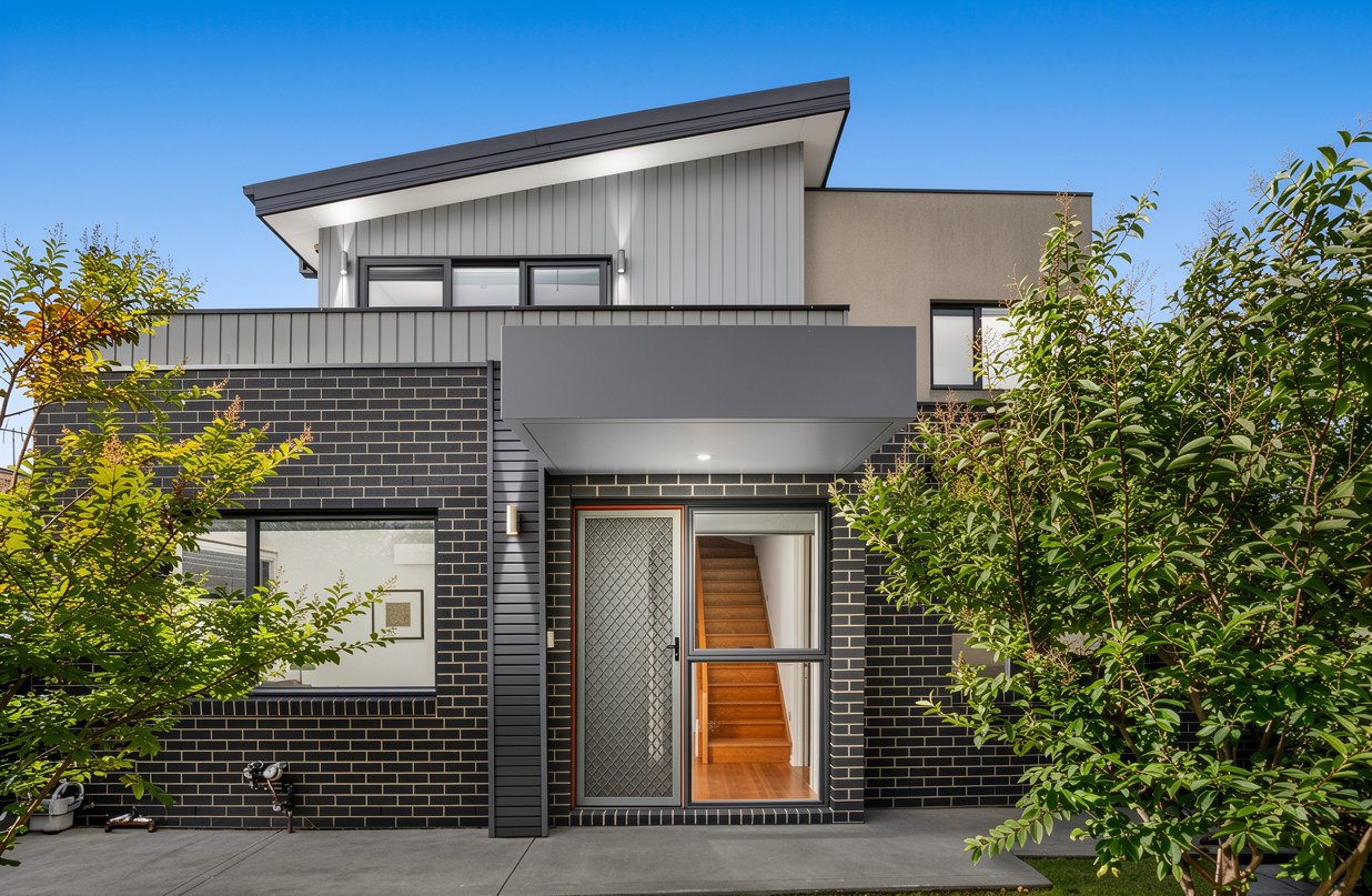 1/28 Bulla Road, Strathmore image 1