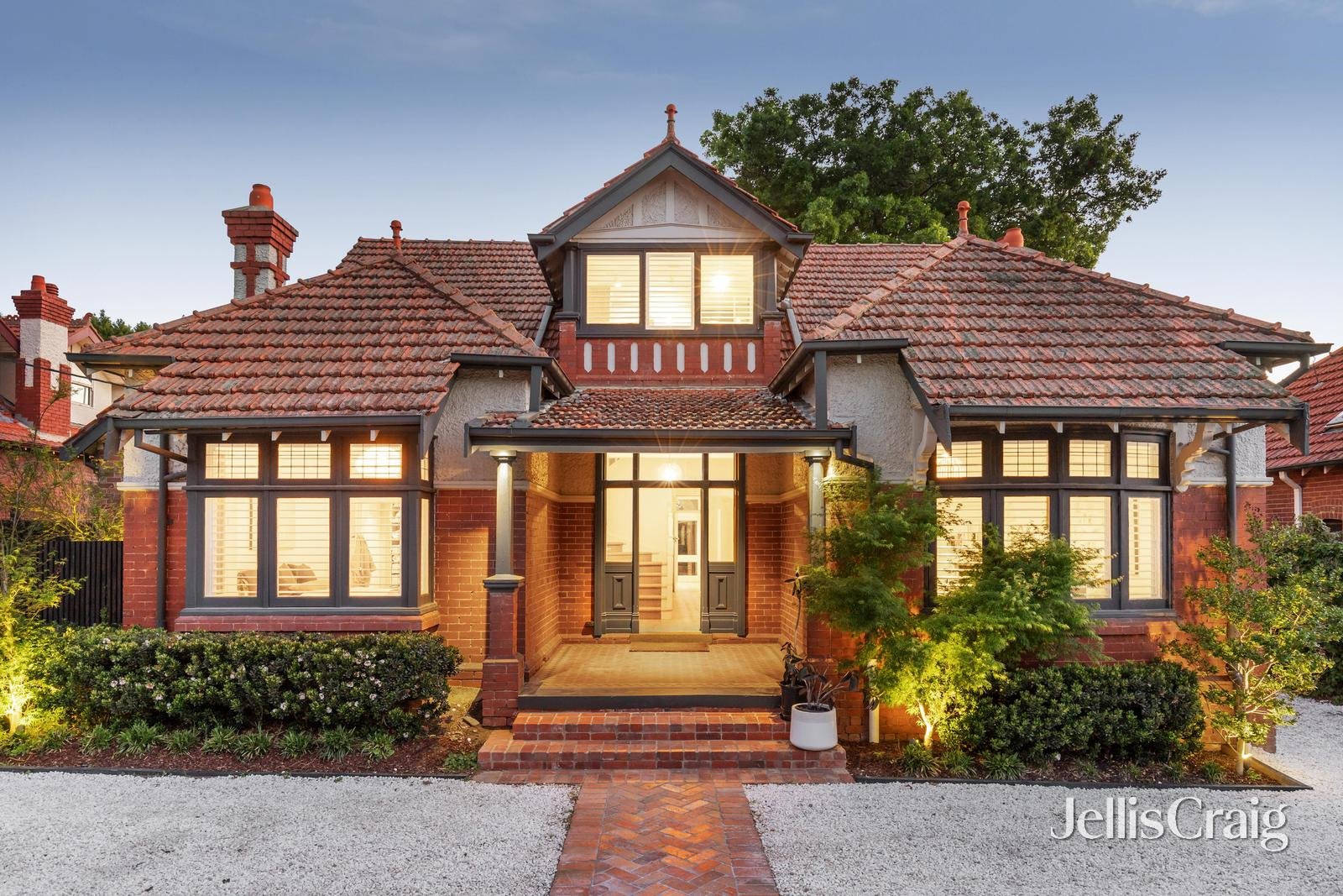 128 Canterbury Road, Canterbury image 1