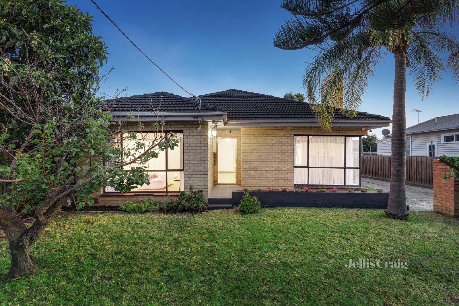 1/28 Castles Road, Bentleigh image 1