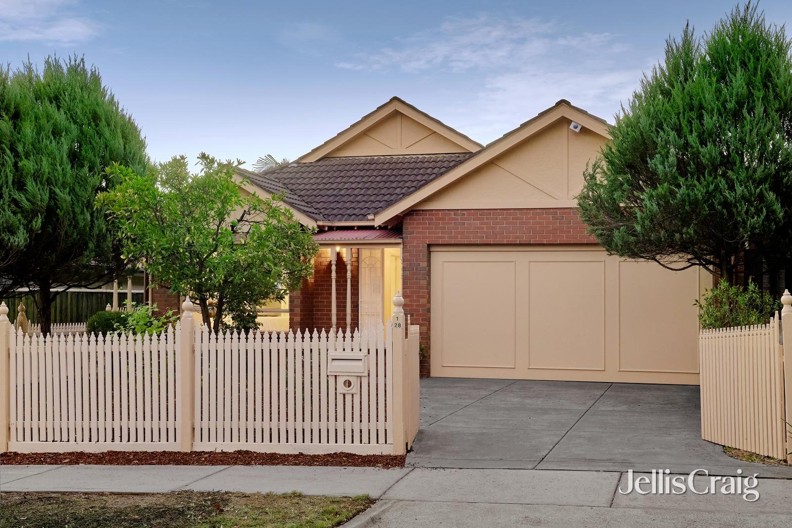 1/28 Charles Street, Glen&nbsp;Iris image 1