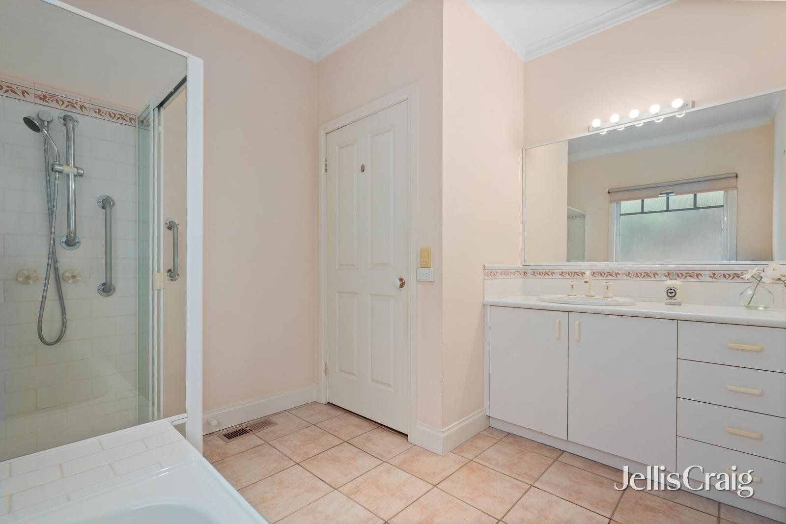 1/28 Charles Street, Glen&nbsp;Iris image 7