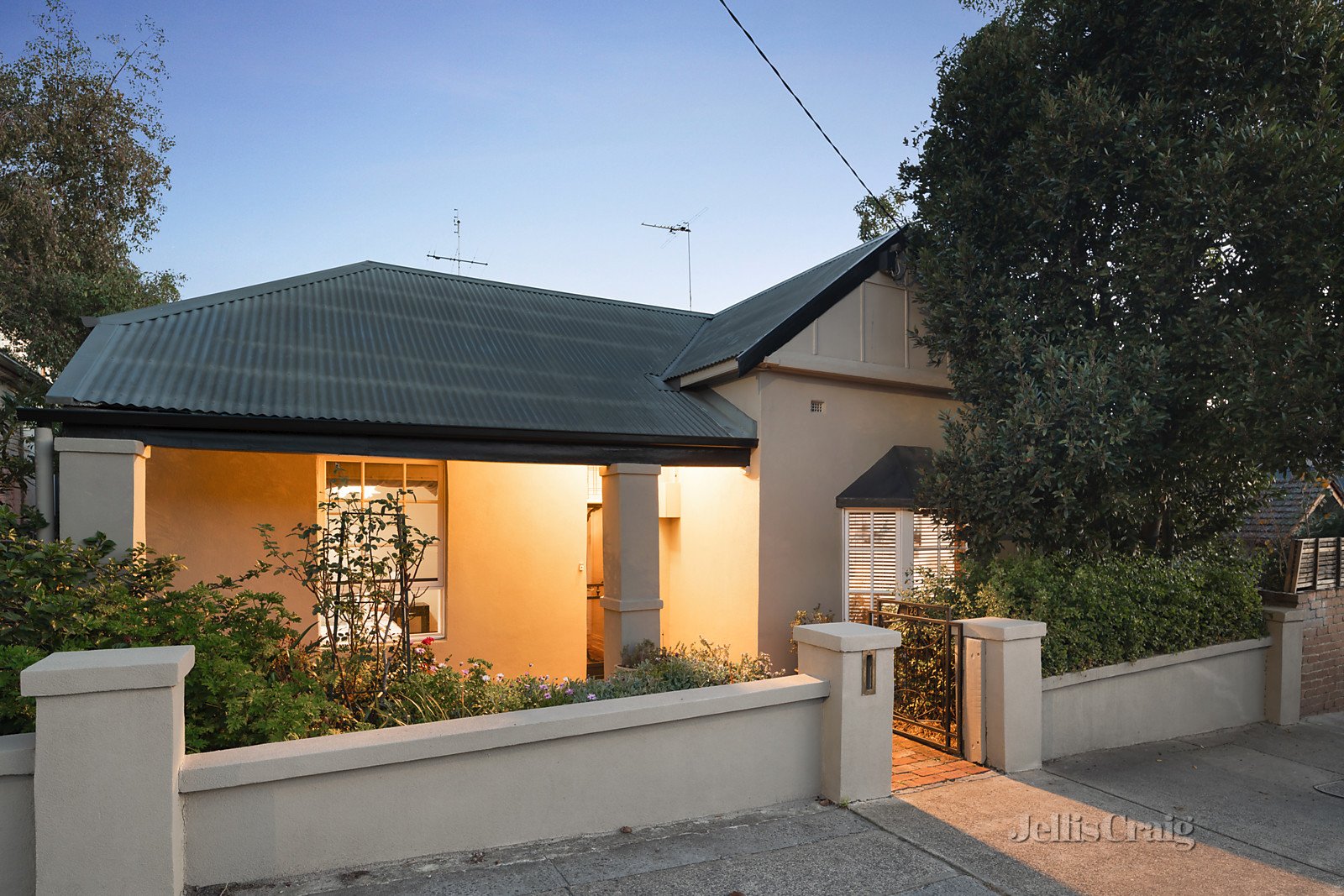 128 Clarke Street, Northcote image 1