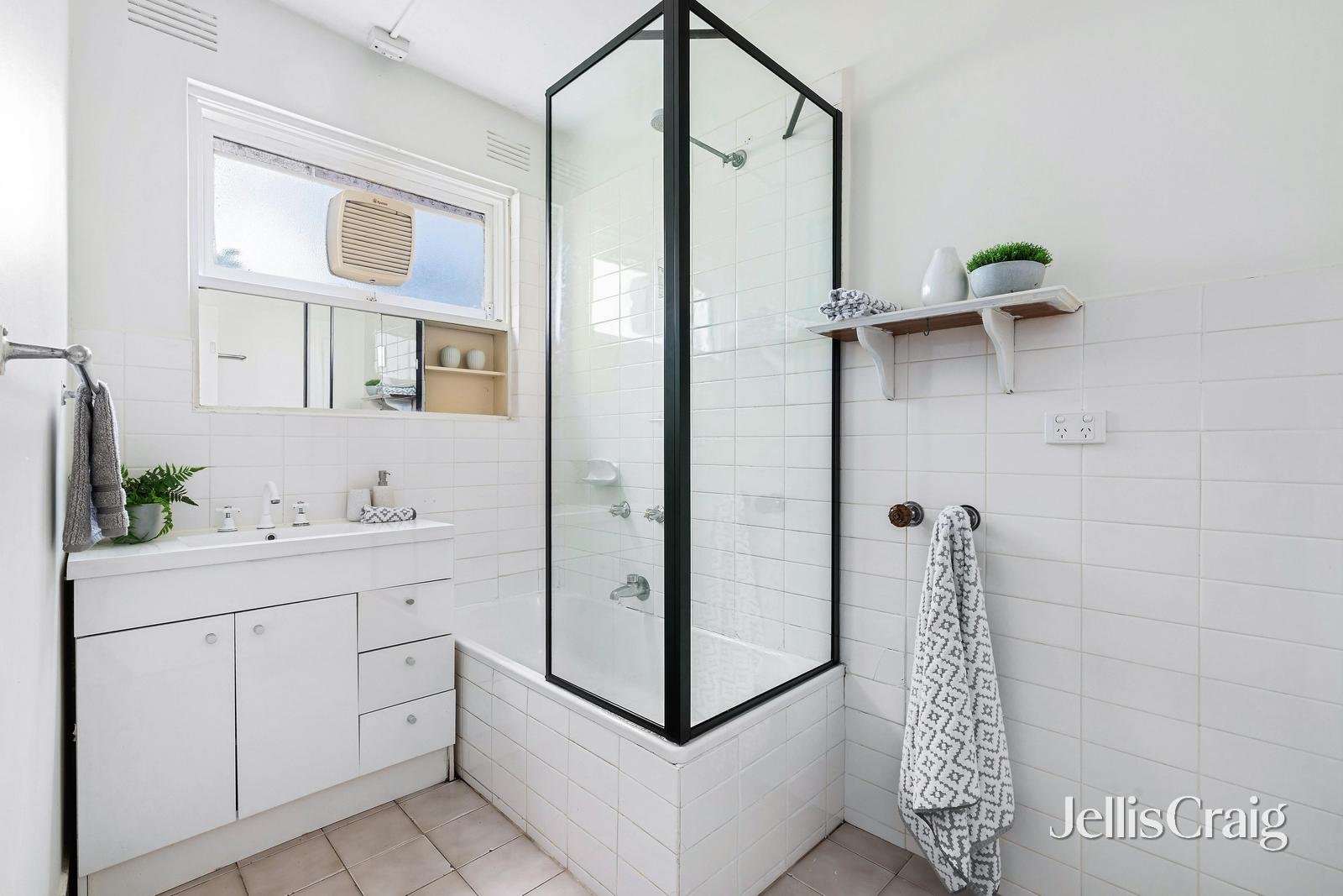 1/28 Docker Street, Elwood image 9