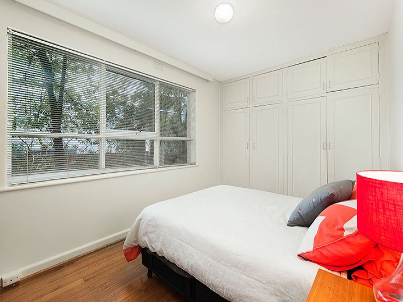 1/28 Docker Street, Elwood image 3