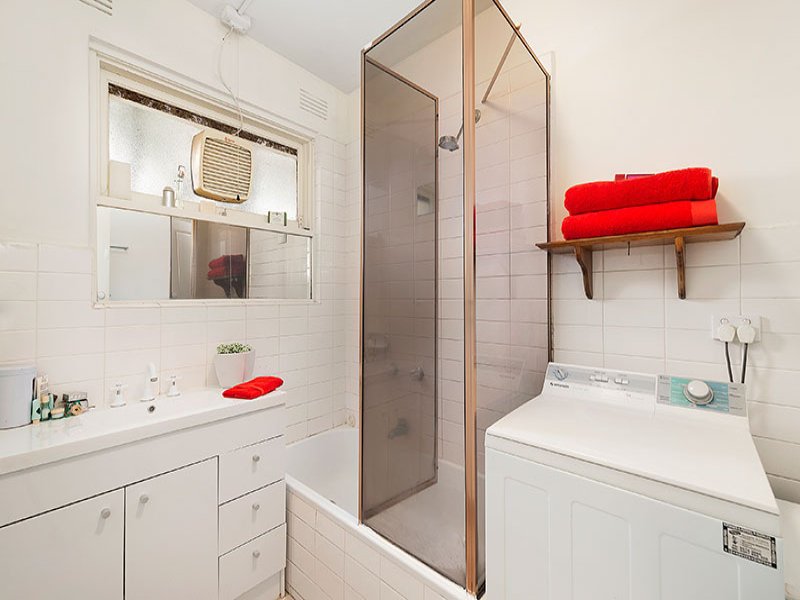 1/28 Docker Street, Elwood image 4