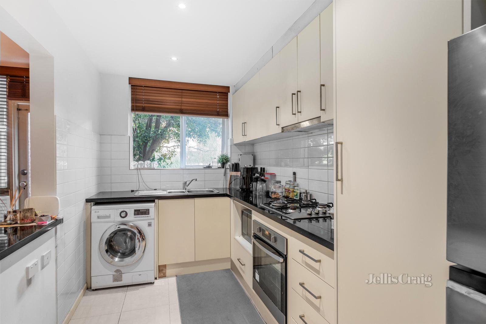 1/28 Fulton Street, St Kilda East image 3