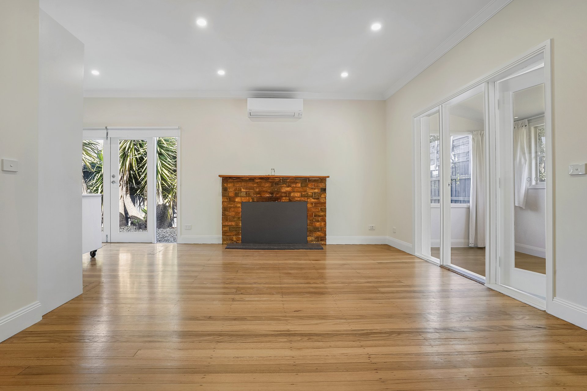 1/28 Glenola Road, Chelsea image 2