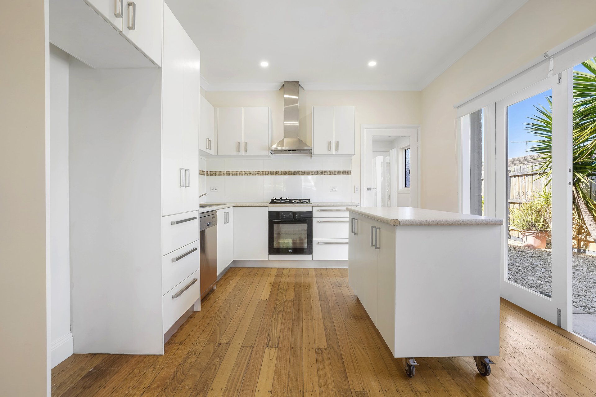 1/28 Glenola Road, Chelsea image 3