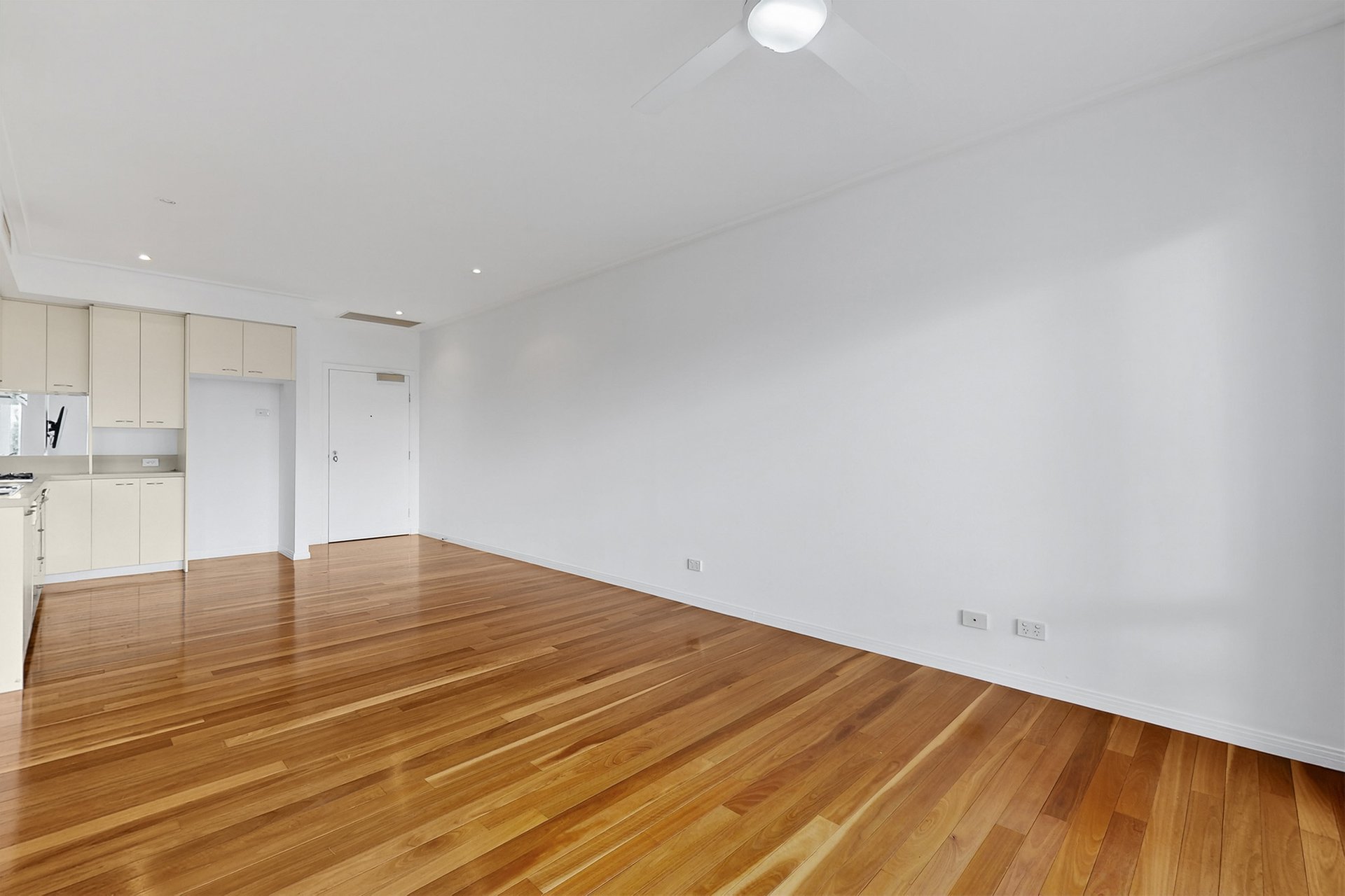 12/8 Graham Street, Port Melbourne image 5