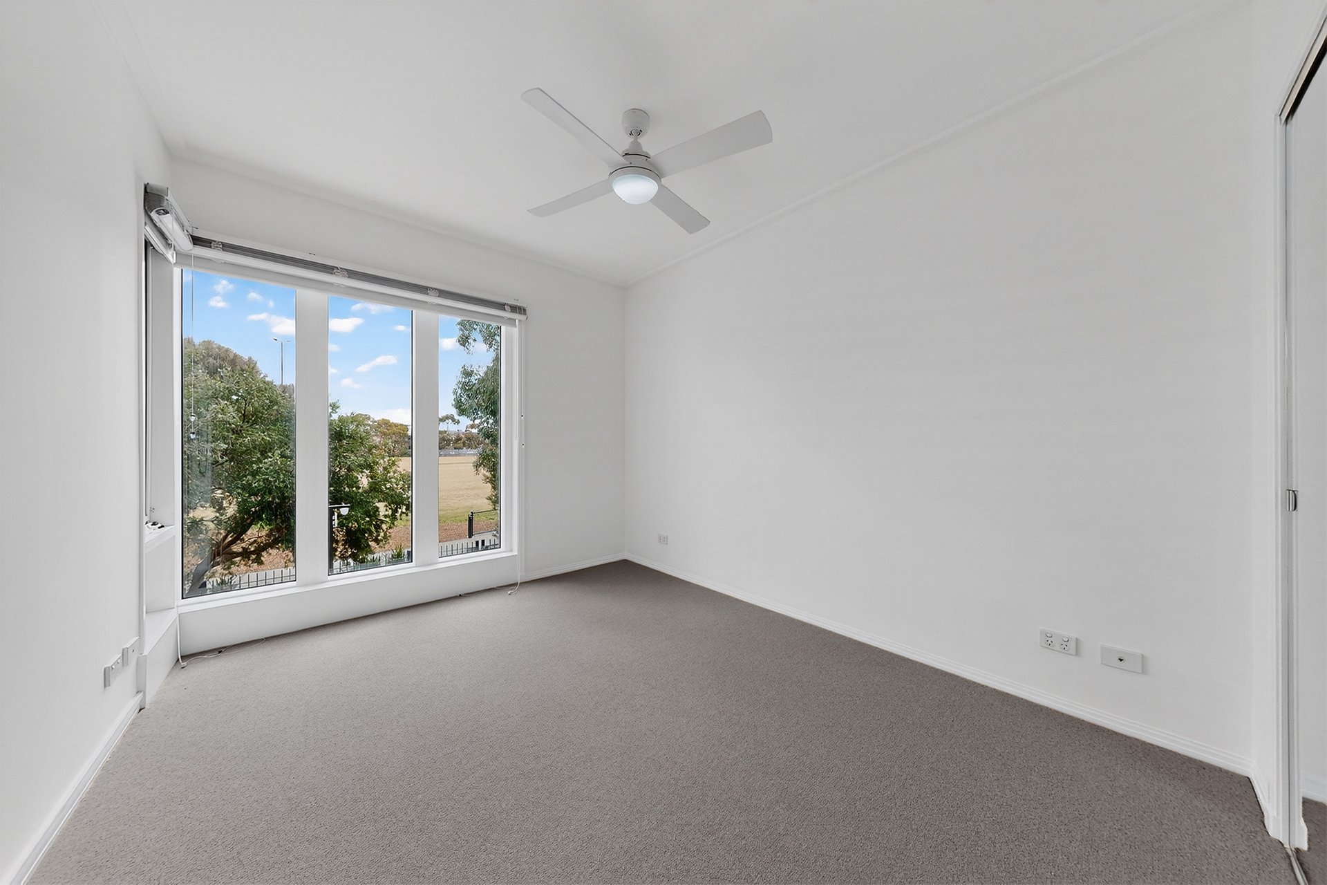 12/8 Graham Street, Port Melbourne image 6