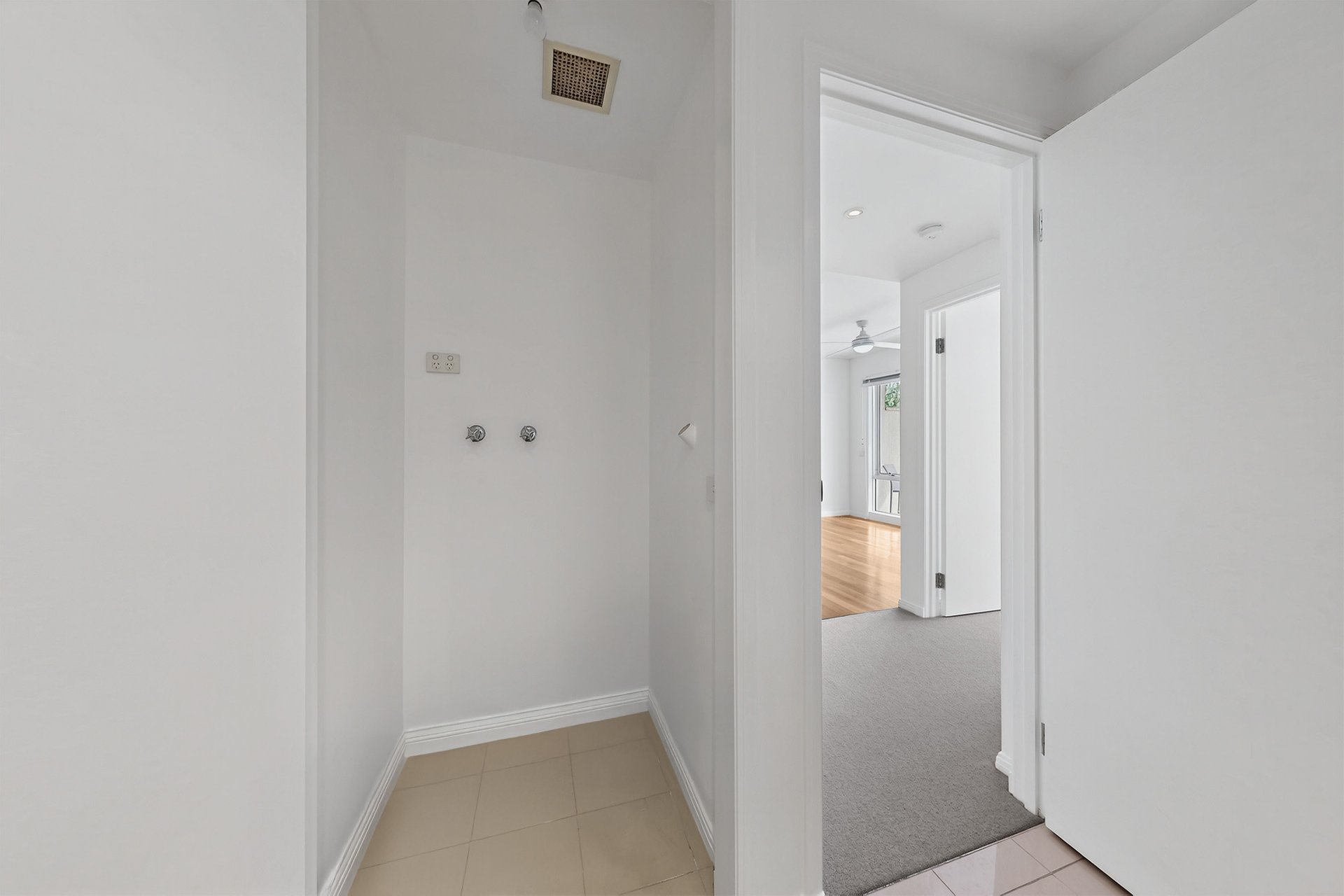 12/8 Graham Street, Port Melbourne image 9