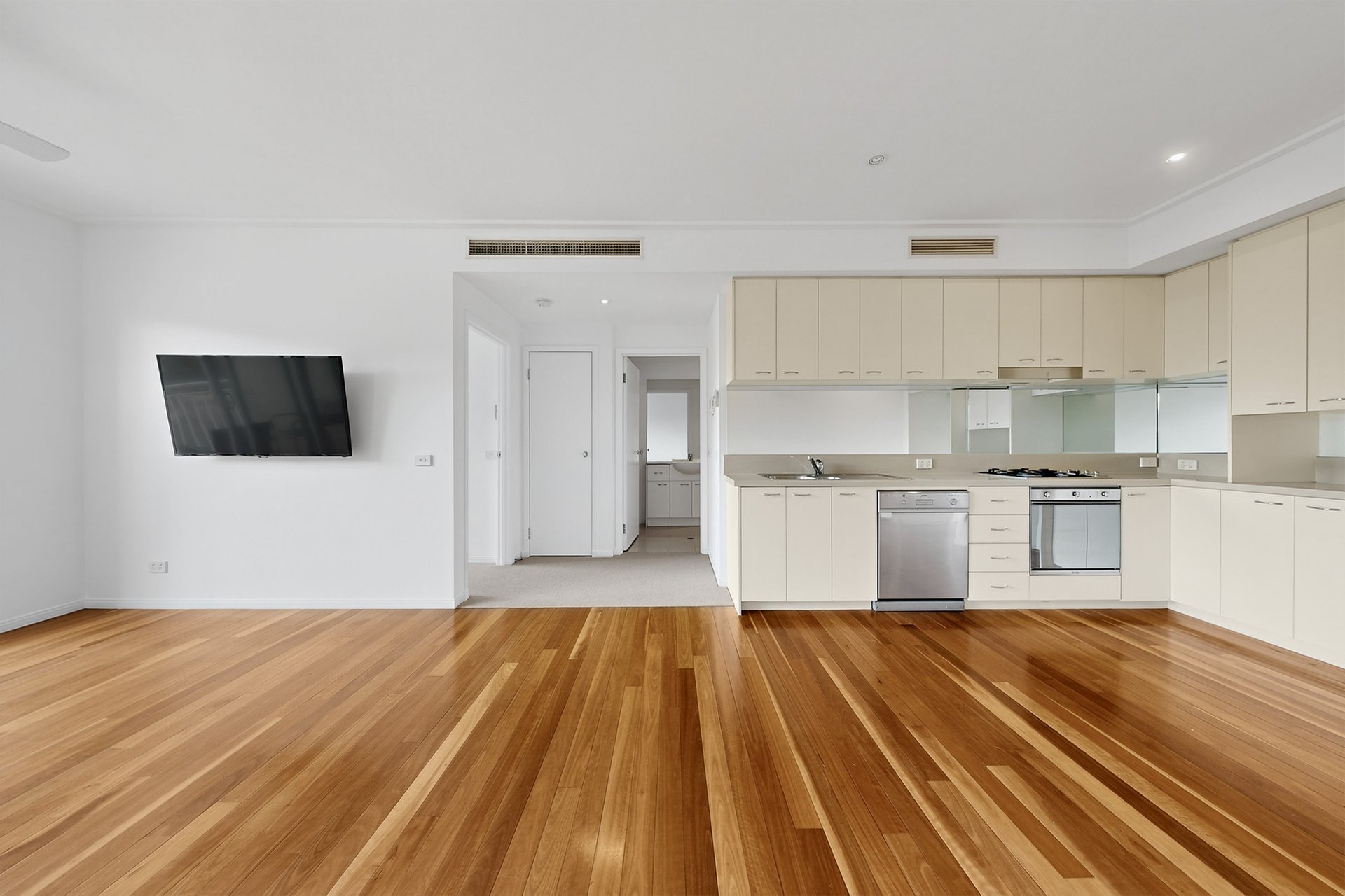 12/8 Graham Street, Port Melbourne image 14
