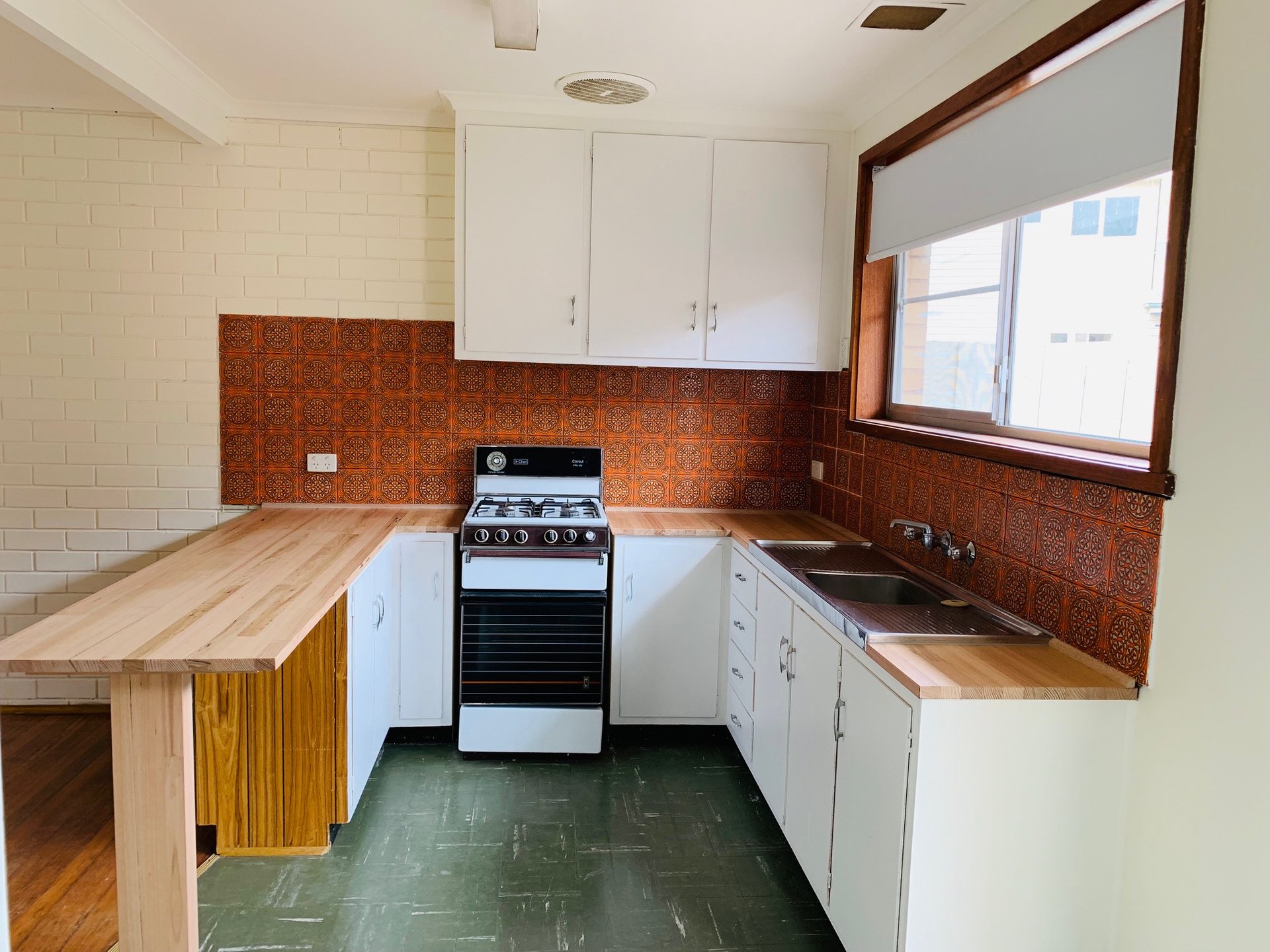 1/28 Lasiandra Avenue, Forest Hill image 2