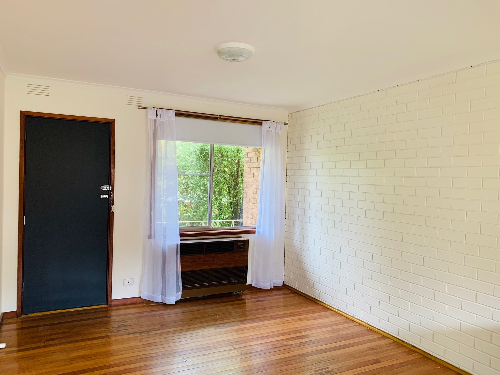 1/28 Lasiandra Avenue, Forest Hill image 3