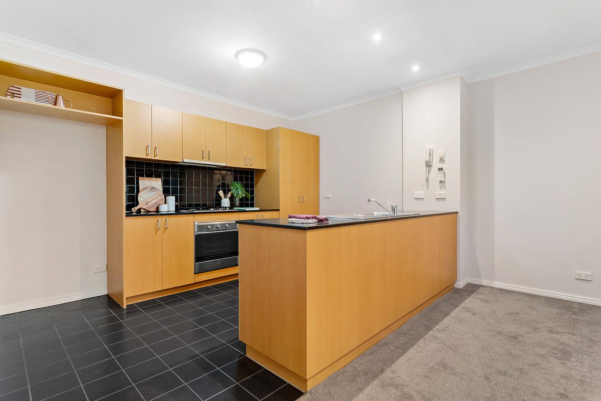 1/28 Pine Street, Hawthorn image 3