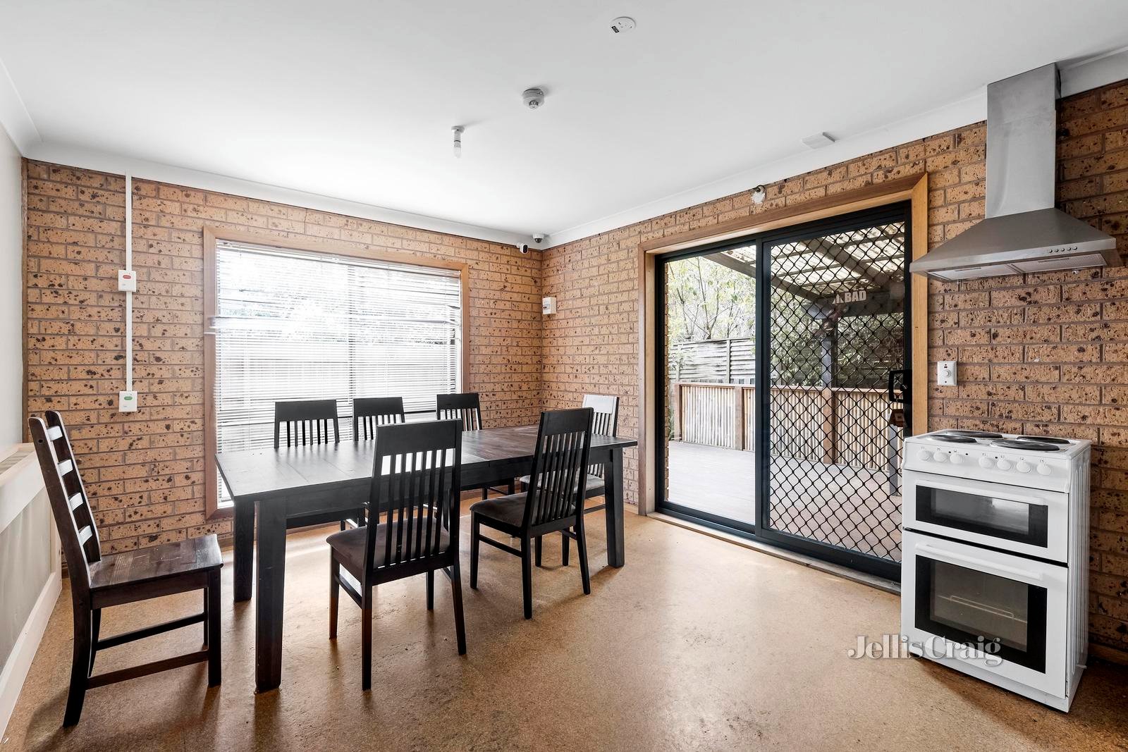 128 Railway Avenue, Ringwood East image 5