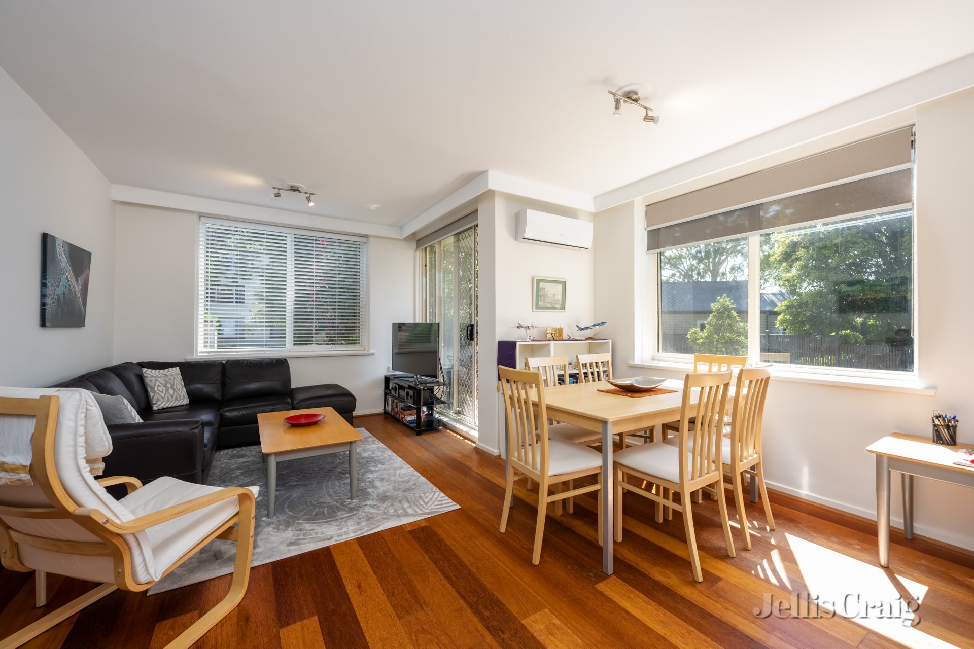 1/28 St Georges Road, Armadale image 2