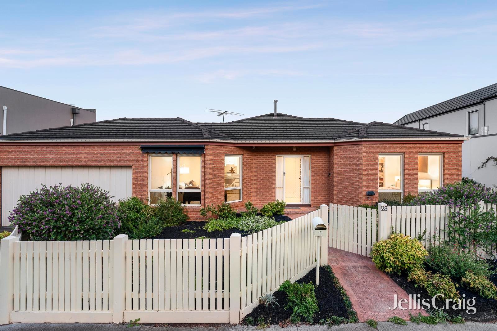 1/28 Tibrockney Street, Highett image 1