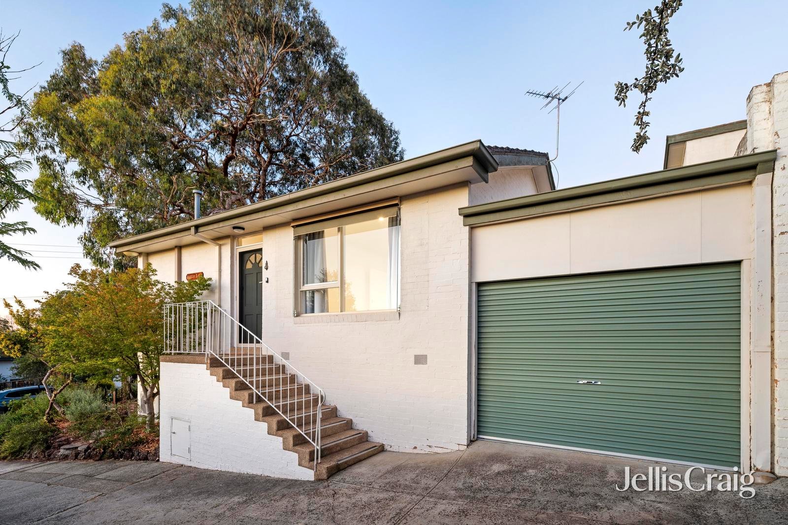 1/28 Warwick Road, Greensborough image 1