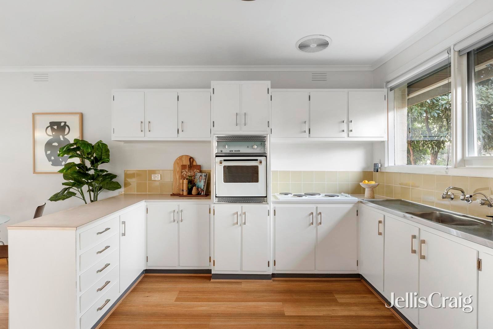 1/28 Warwick Road, Greensborough image 4