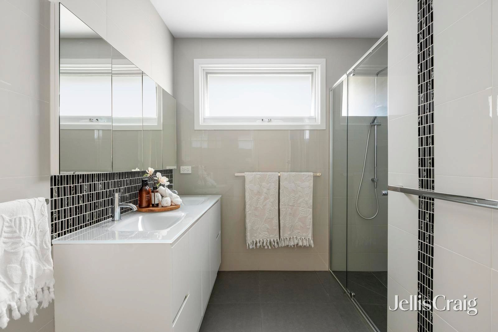 1/28 Warwick Road, Greensborough image 7