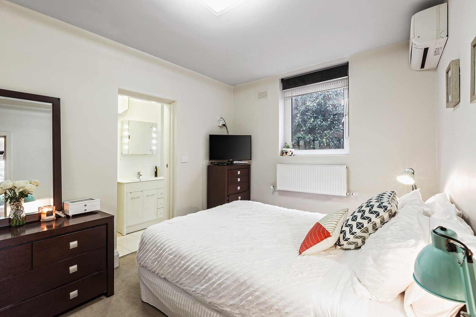 12/8 Witchwood Close, South Yarra image 4