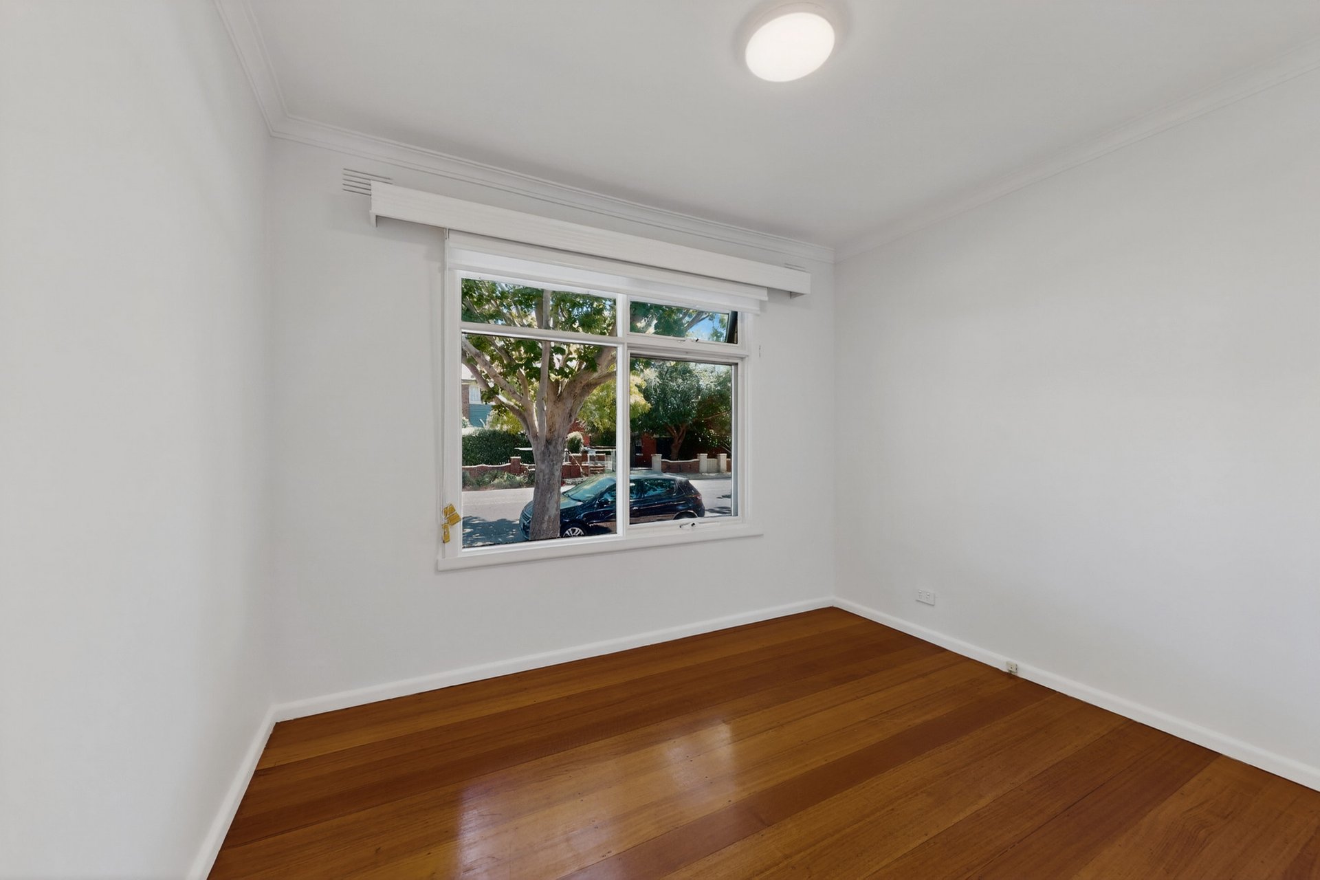 1/280 Barkly Street, Elwood image 1