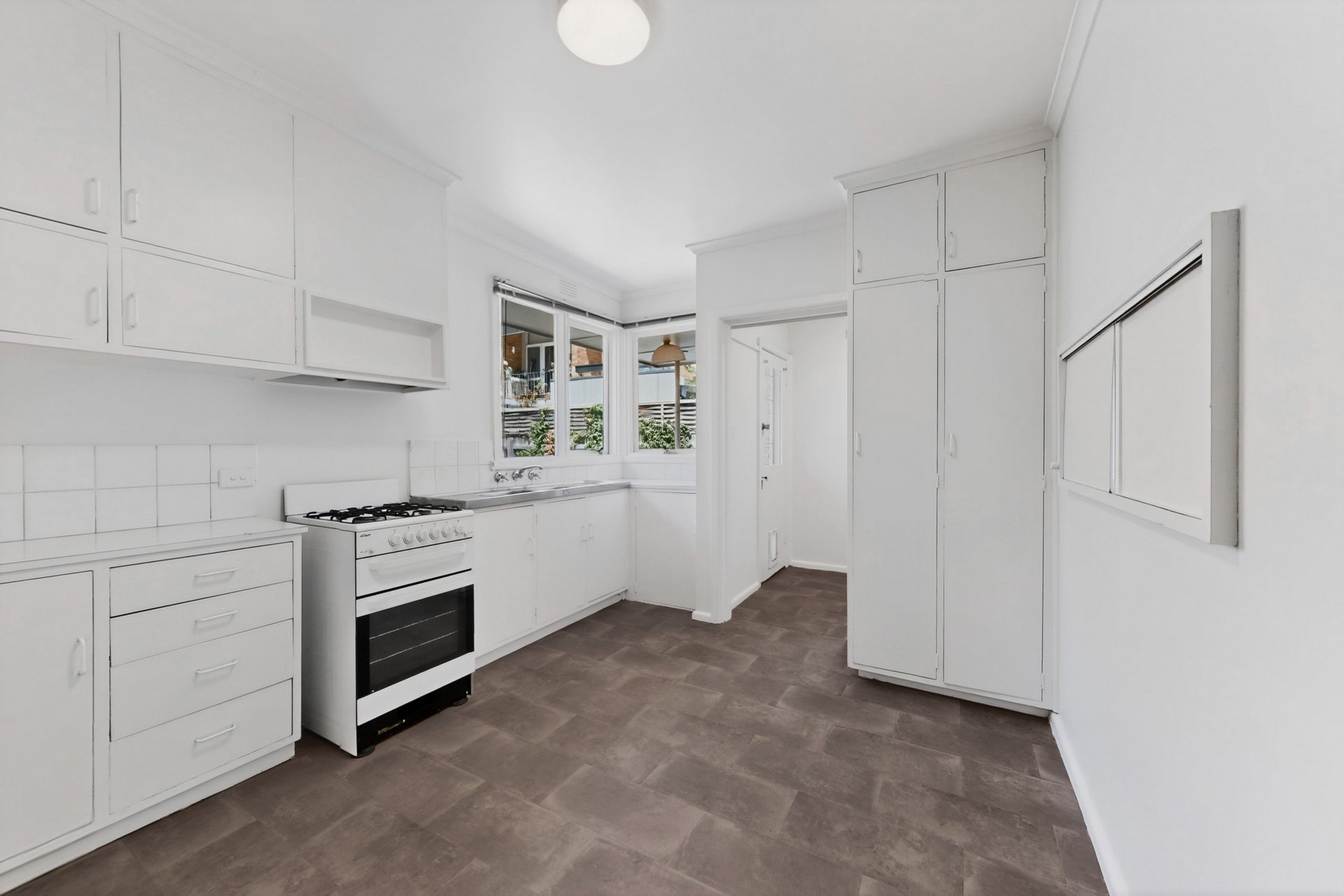 1/280 Barkly Street, Elwood image 5