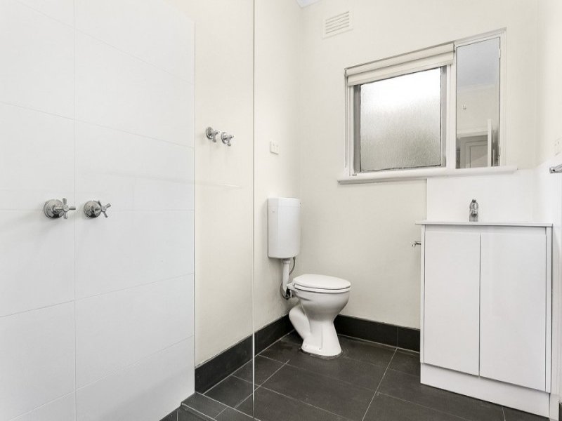 12/800 Warrigal Road, Malvern East image 5