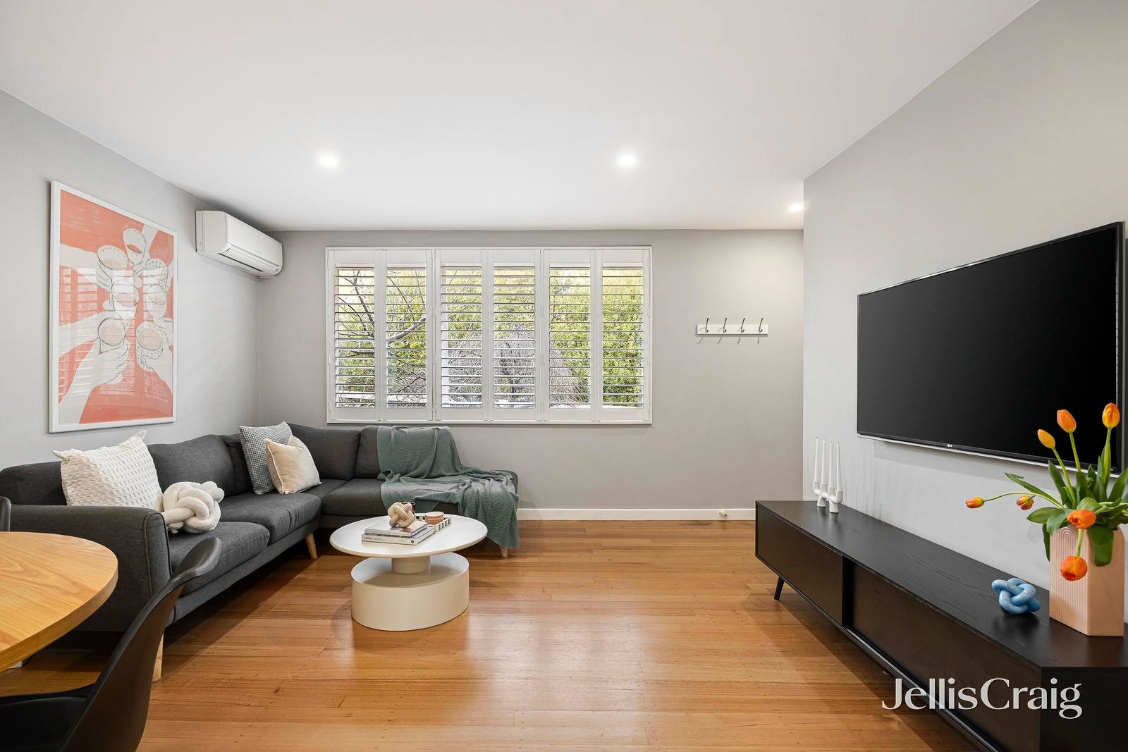 12/82 Victoria Crescent, Mont Albert image 2