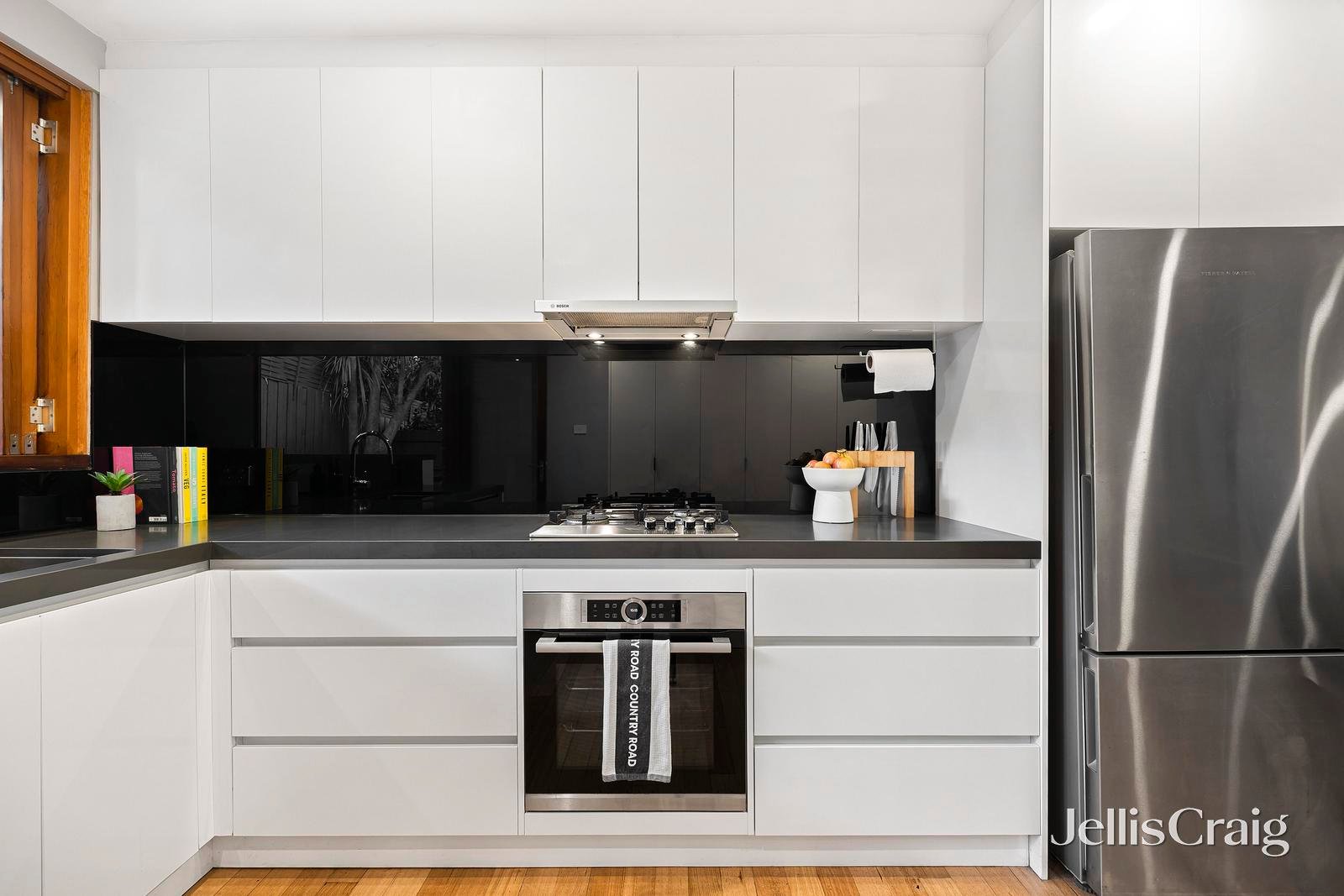 12/82 Victoria Crescent, Mont Albert image 5