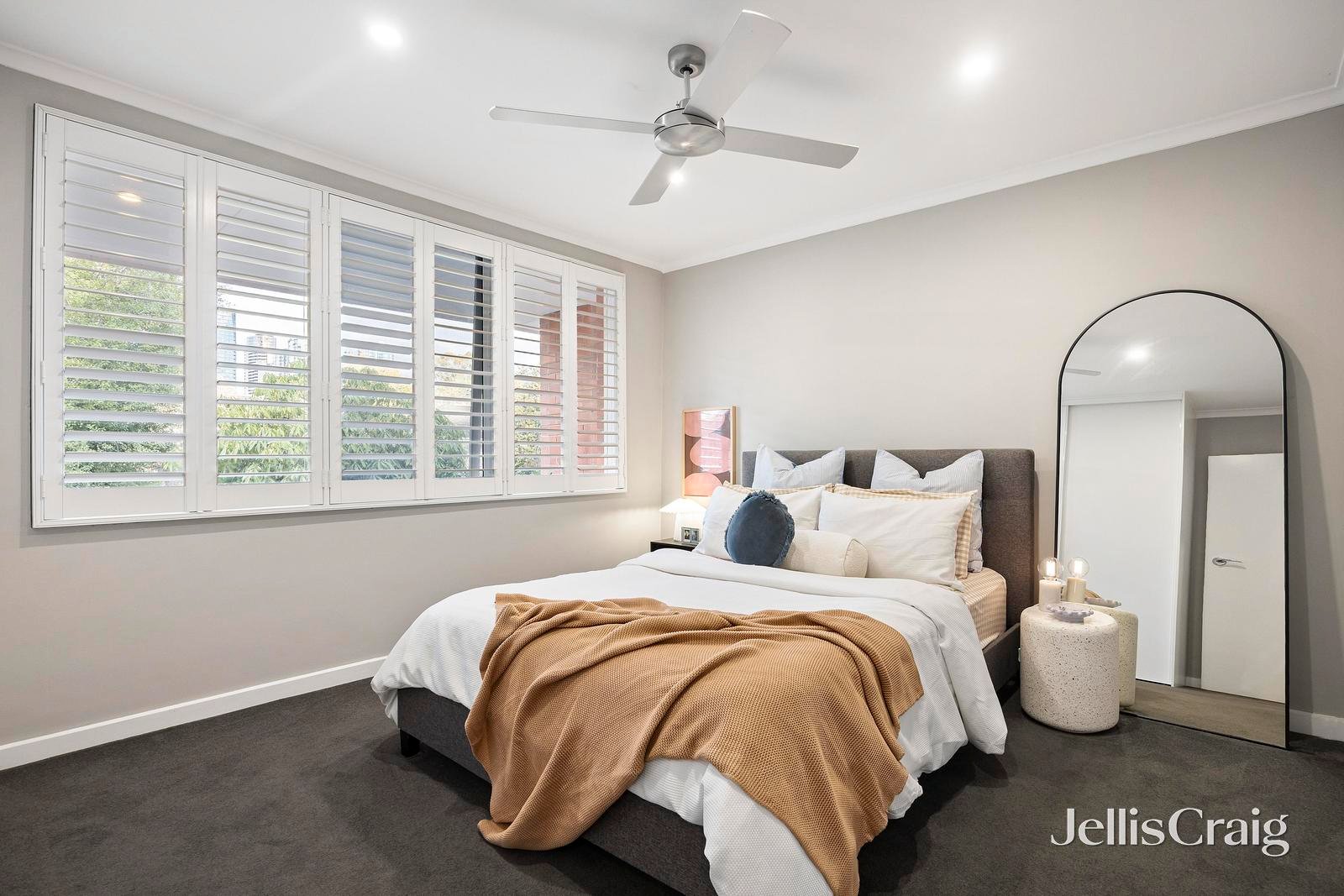 12/82 Victoria Crescent, Mont Albert image 7