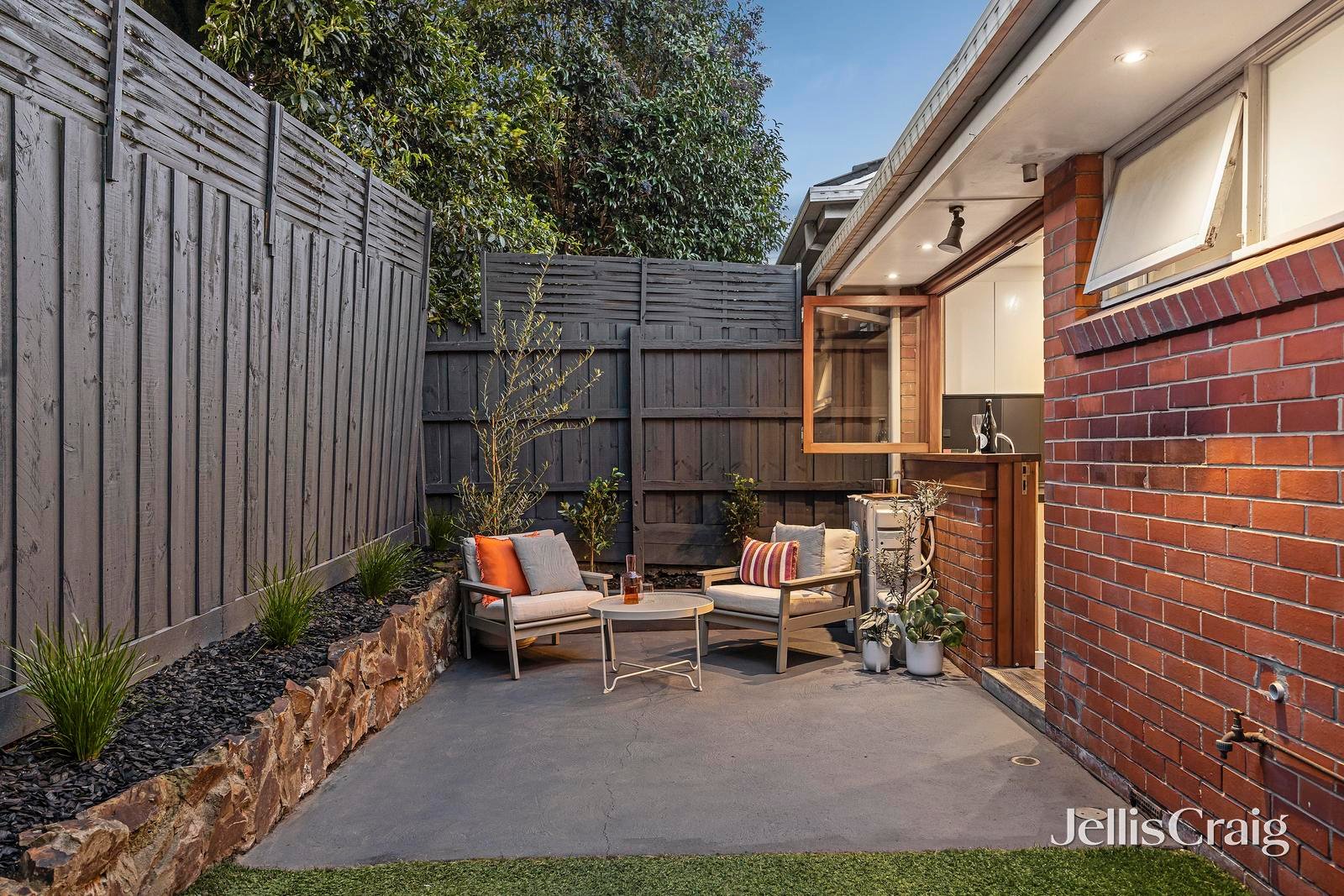 12/82 Victoria Crescent, Mont Albert image 11