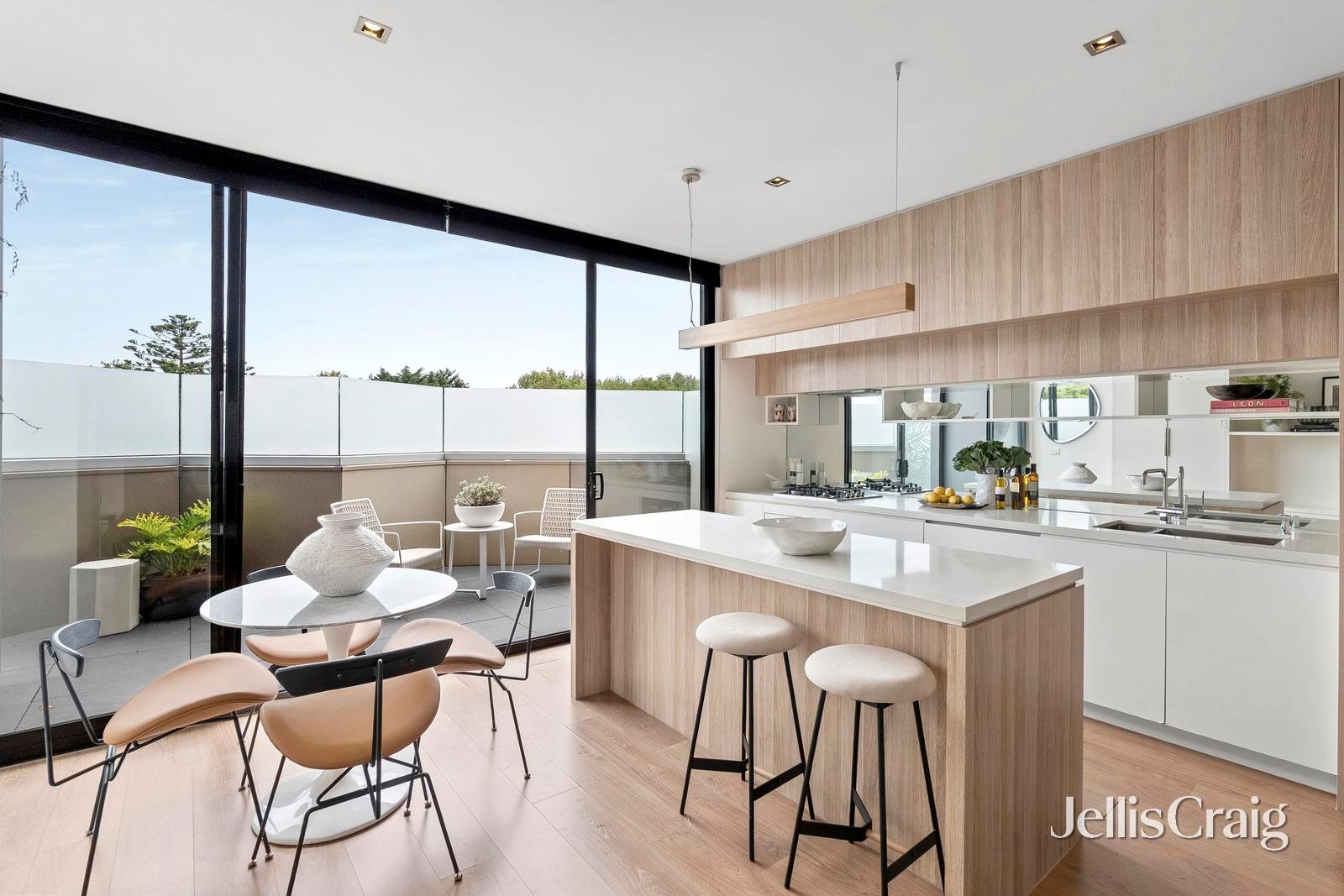 12/85 Nicholson Street, Abbotsford image 2