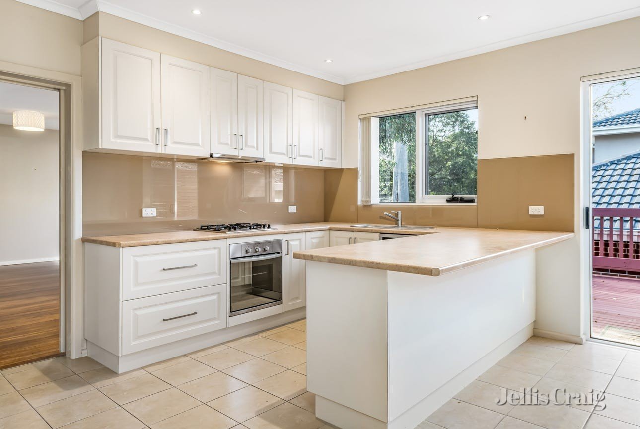 1/286 Lawrence Rd, Mount Waverley image 3