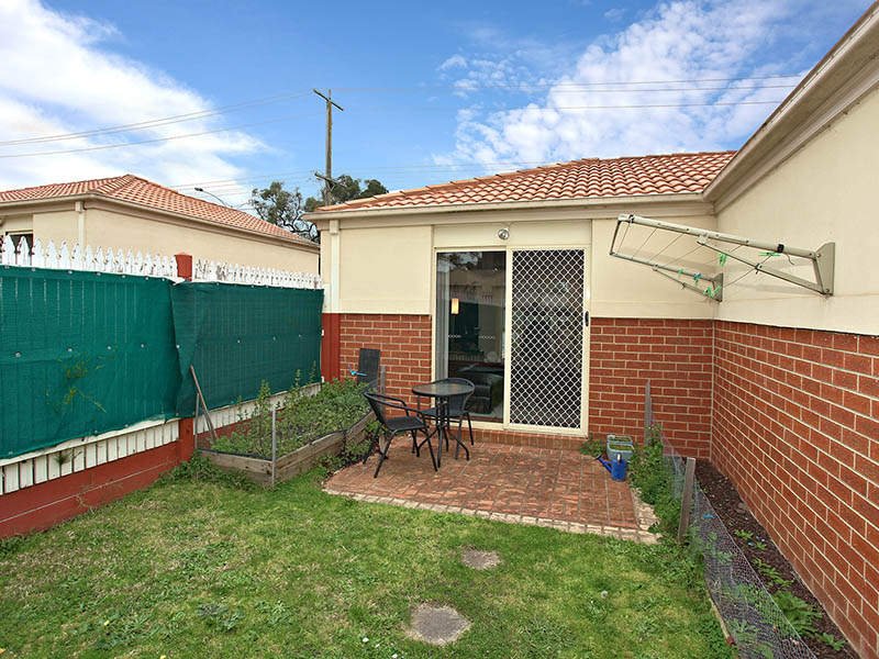 1/287 Mt Dandenong Road, Croydon image 5